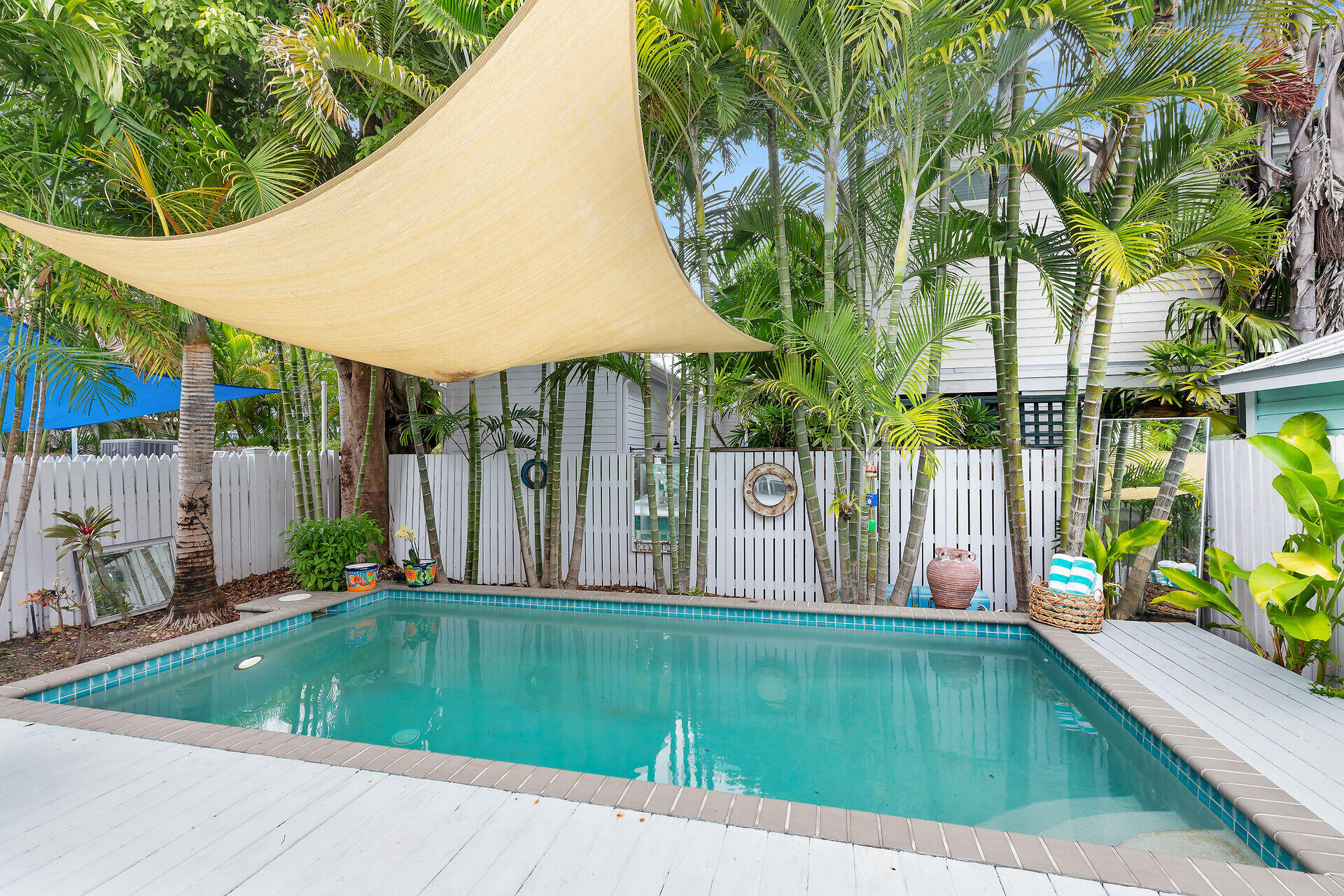 1309 Petronia Street