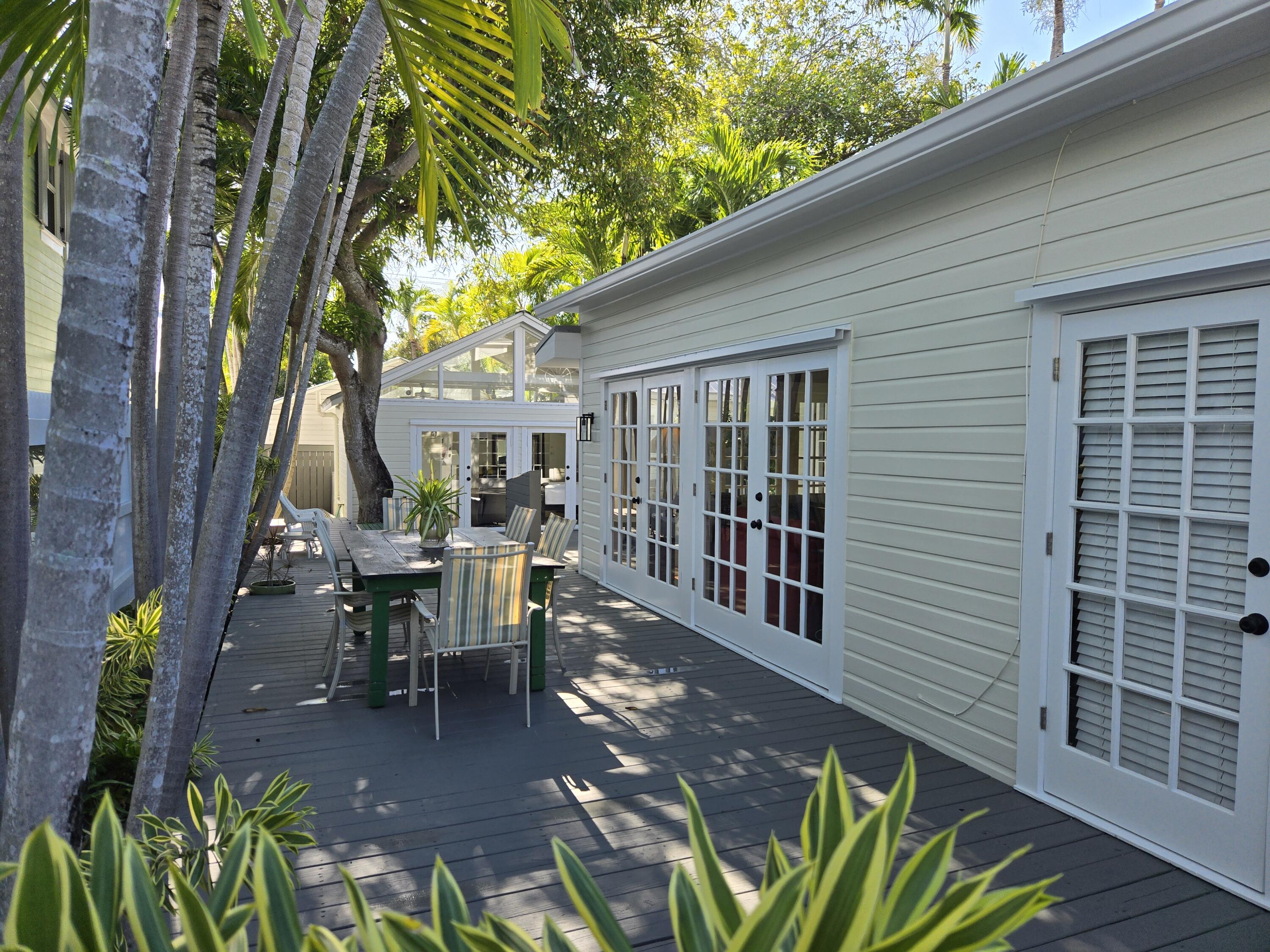 622 Louisa Street