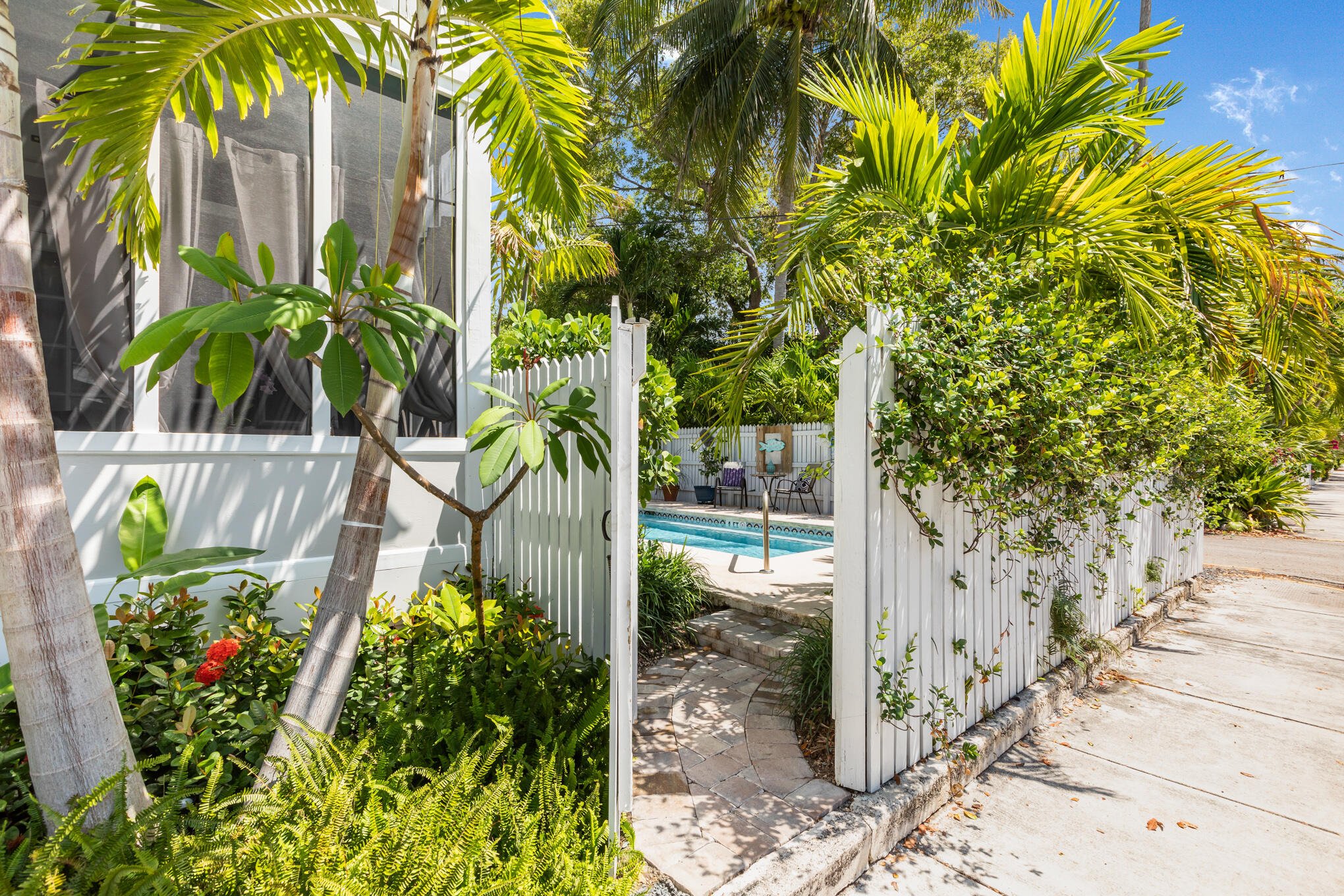 1203 Newton Street Unit: 1