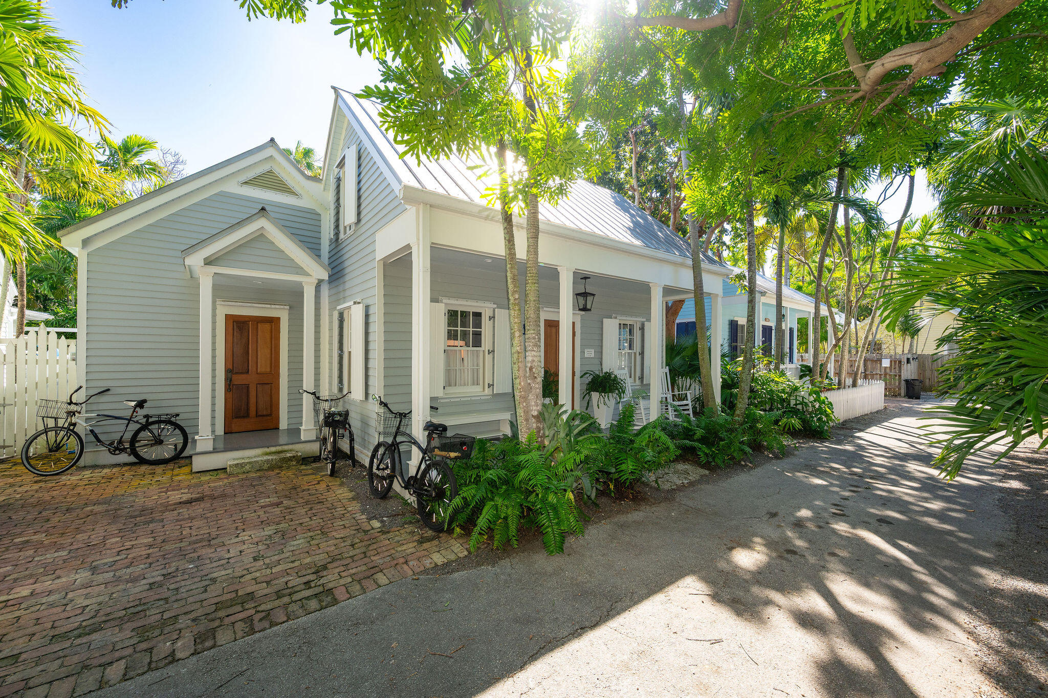 808 Carey Lane