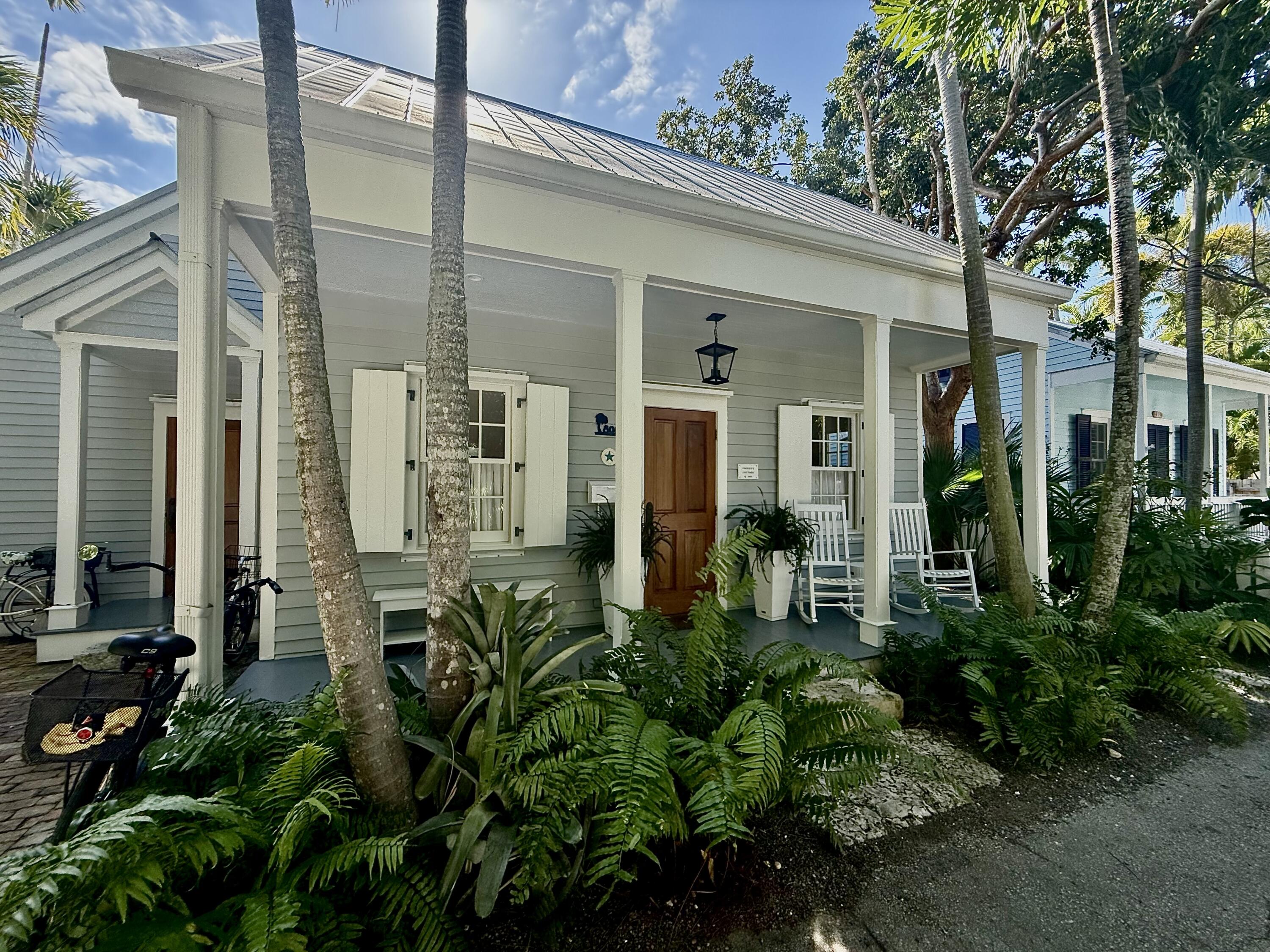 808 Carey Lane