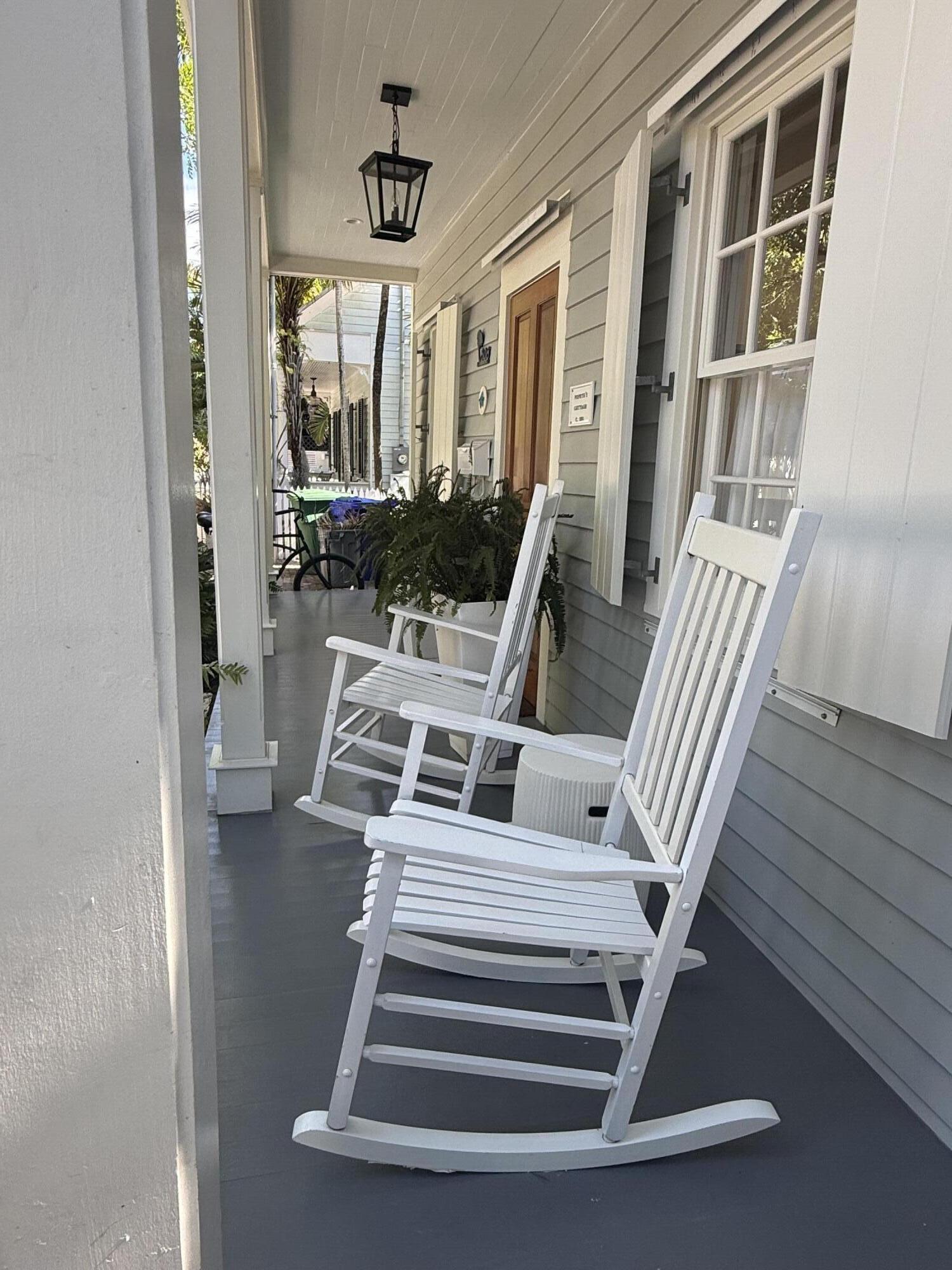 808 Carey Lane