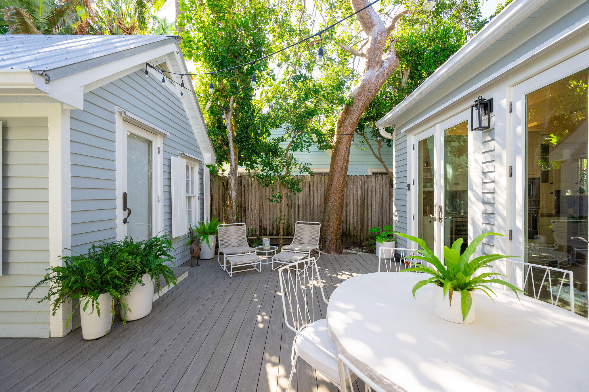 808 Carey Lane