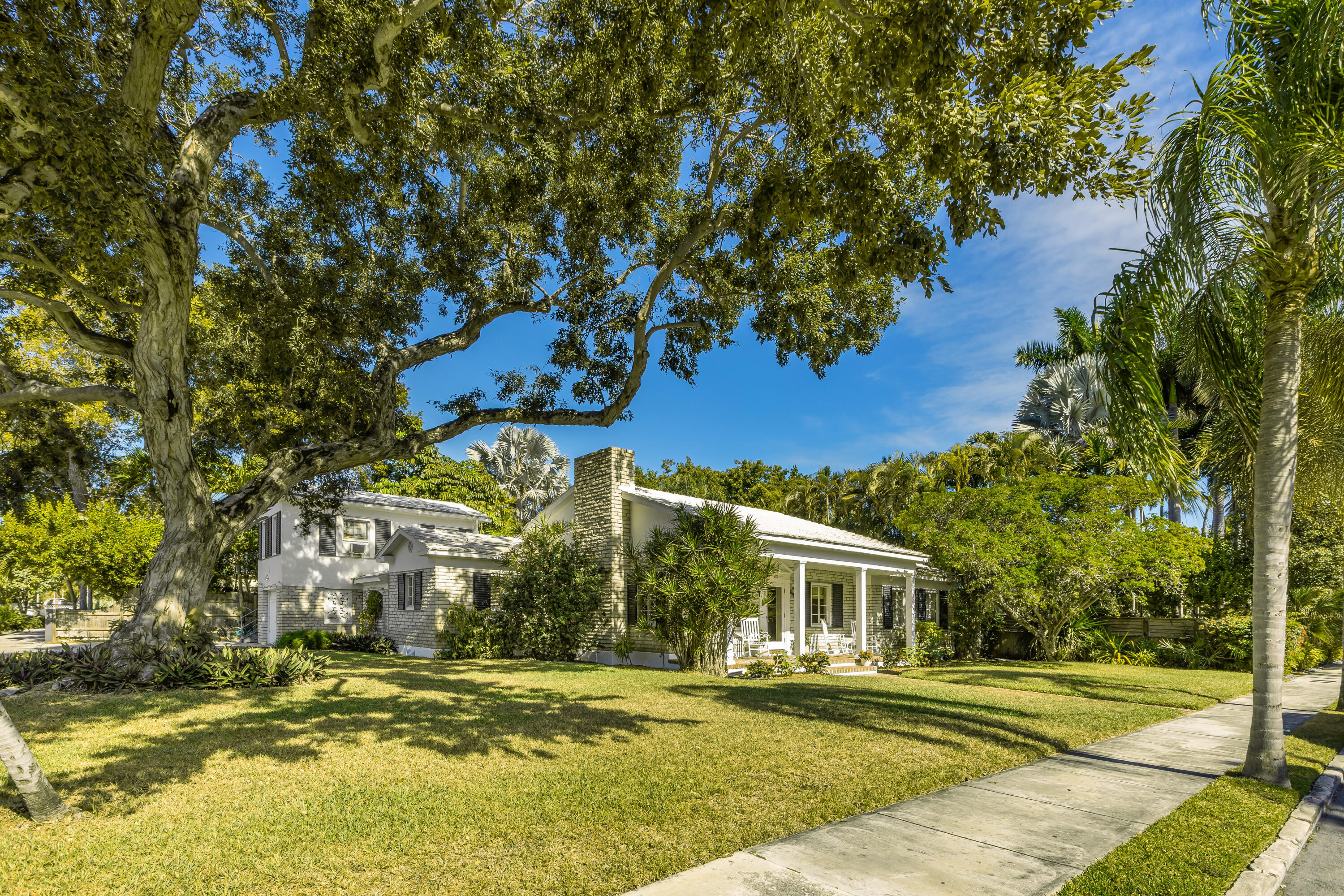 901 Johnson Street