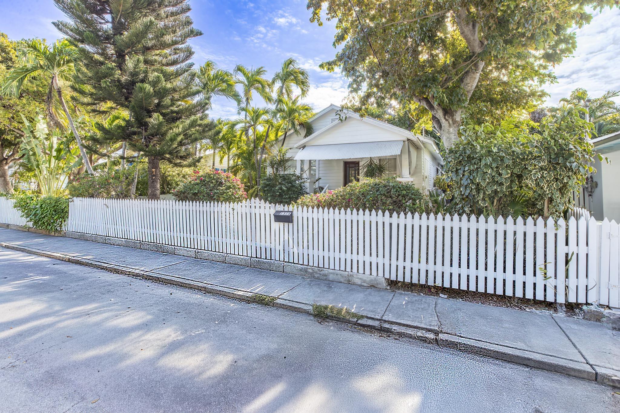 1316 Petronia Street