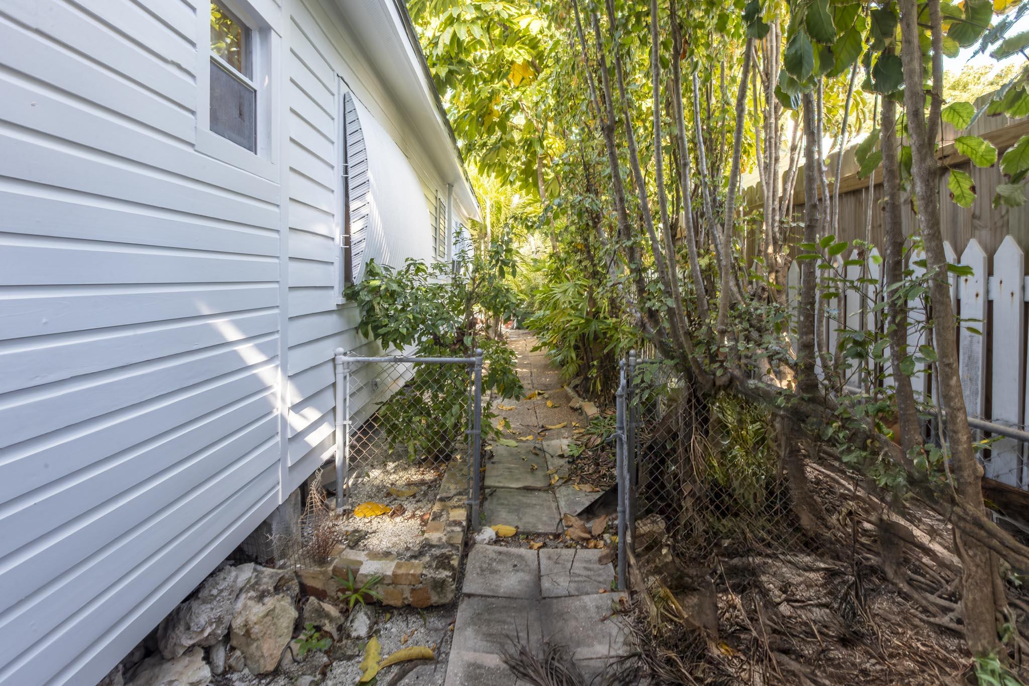 1316 Petronia Street