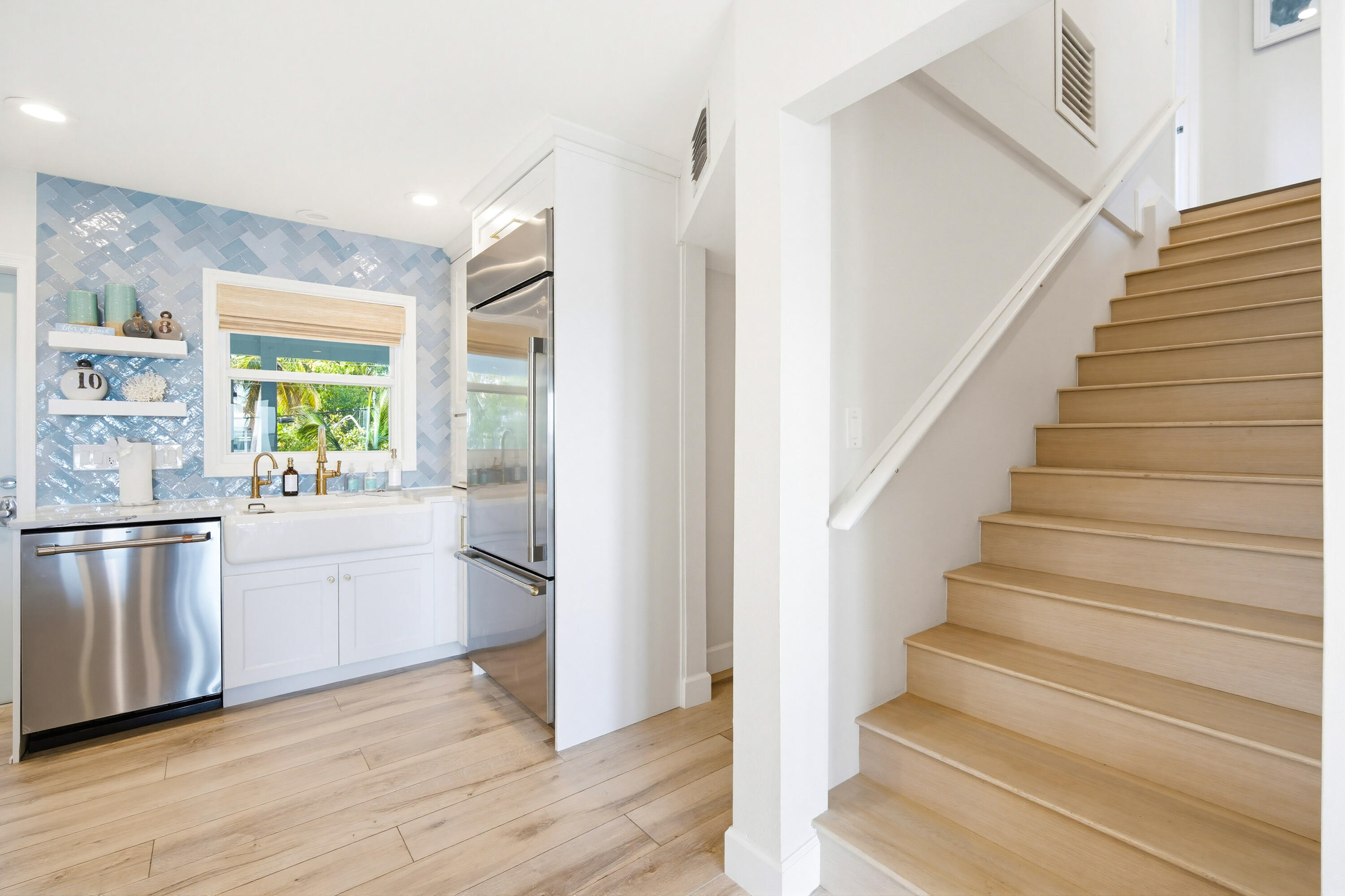 77 Bay Drive