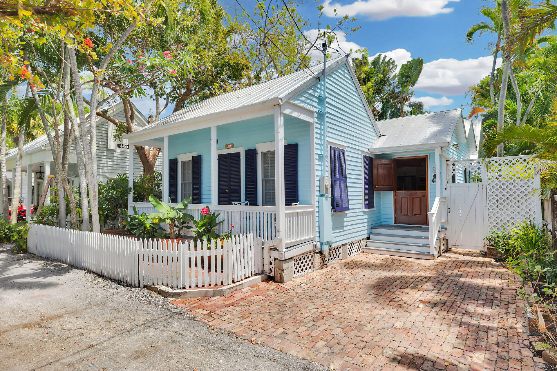 810 Carey Lane