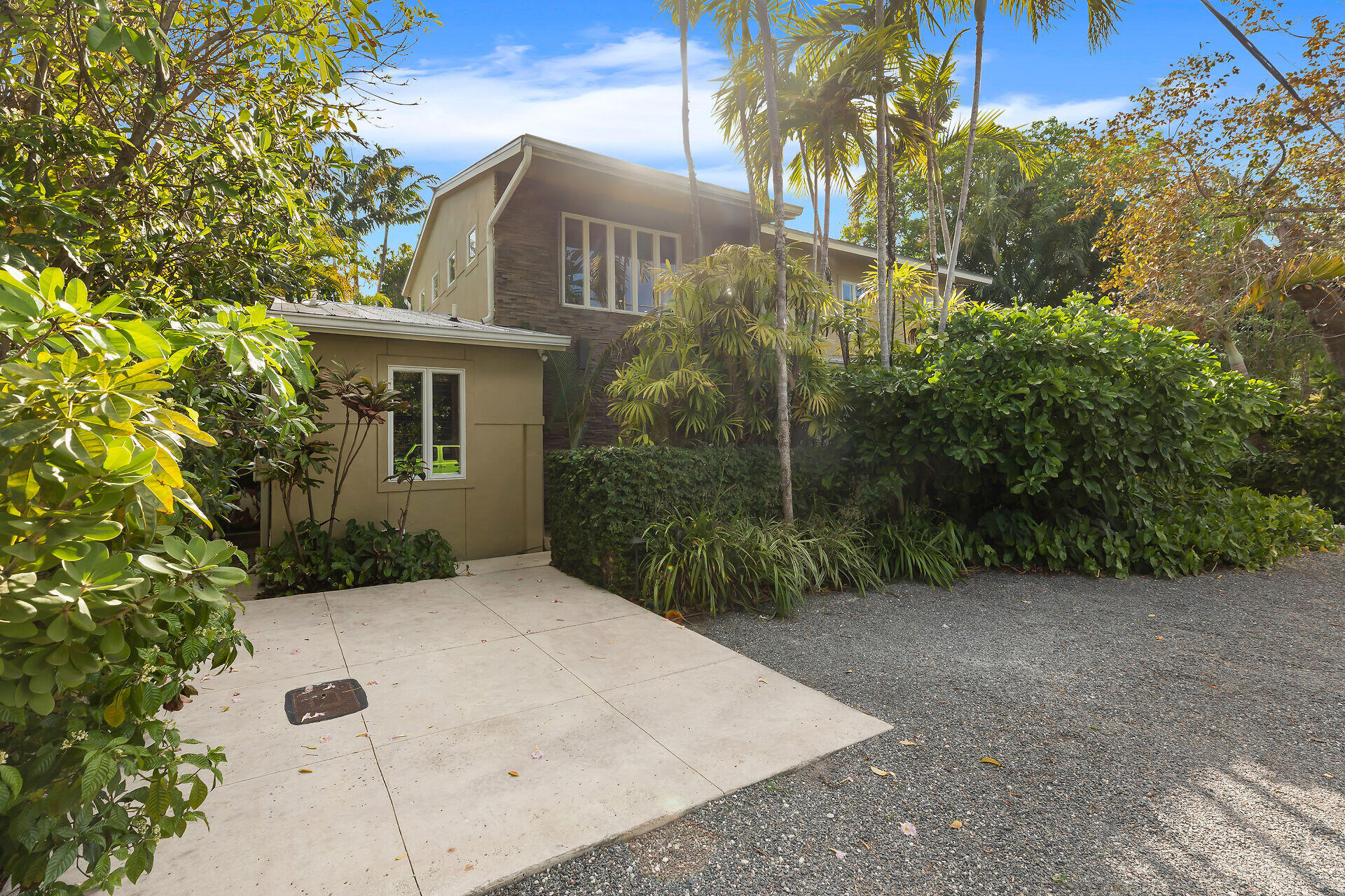 1320 Grinnell Street