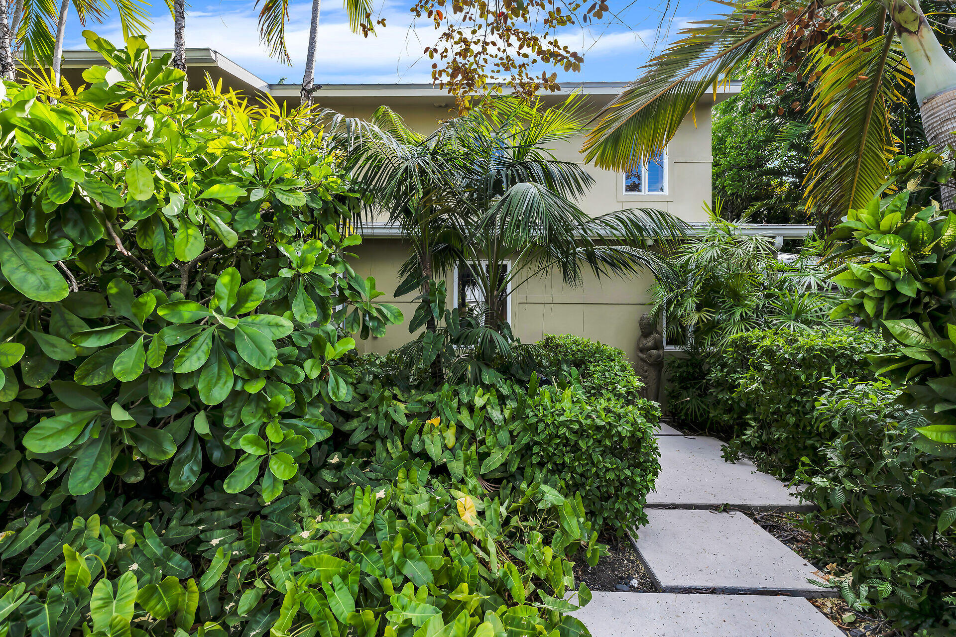 1320 Grinnell Street