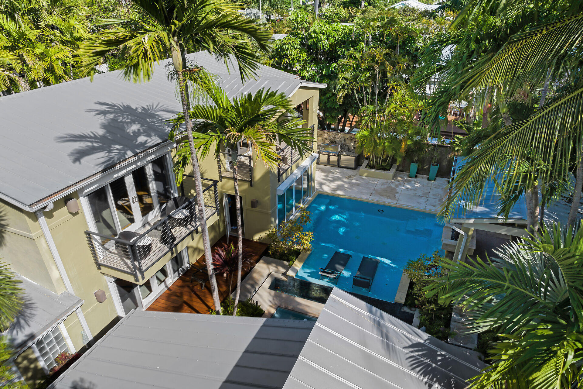 1320 Grinnell Street