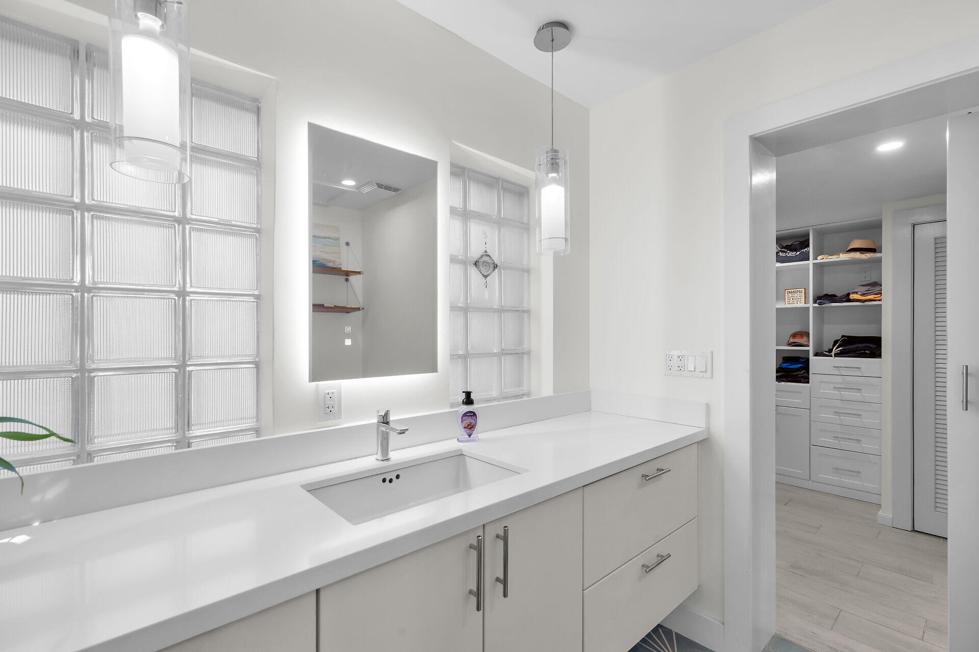 1320 Grinnell Street