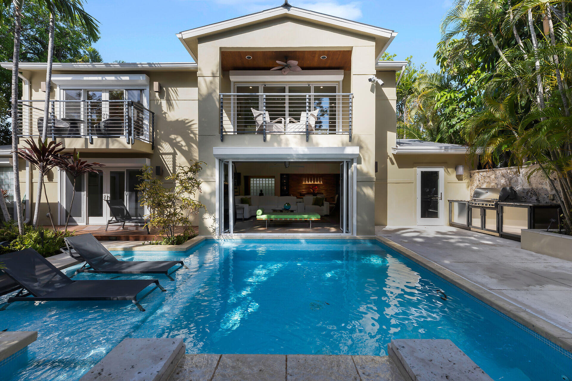 1320 Grinnell Street