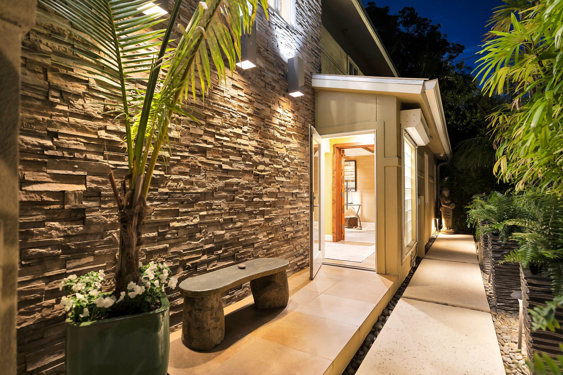 1320 Grinnell Street