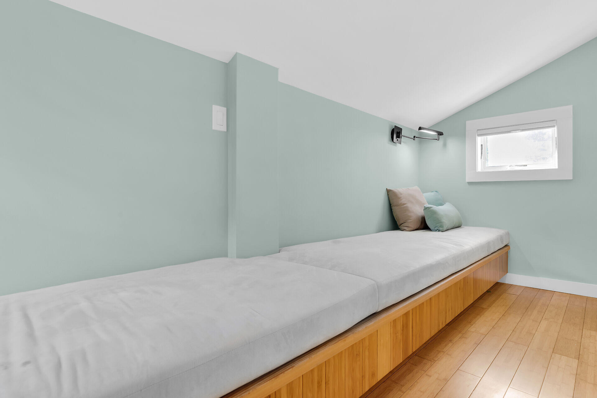 1320 Grinnell Street