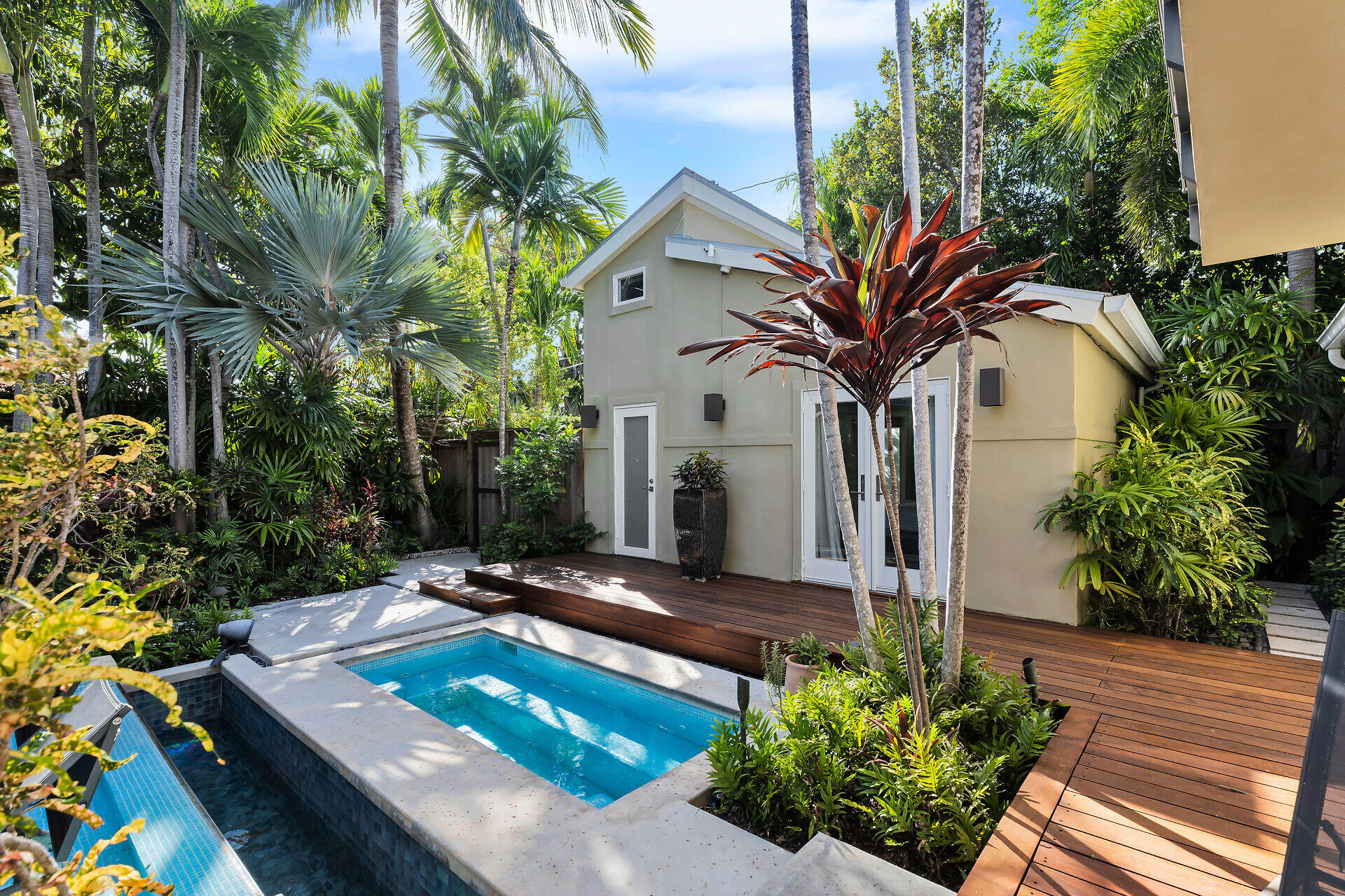 1320 Grinnell Street