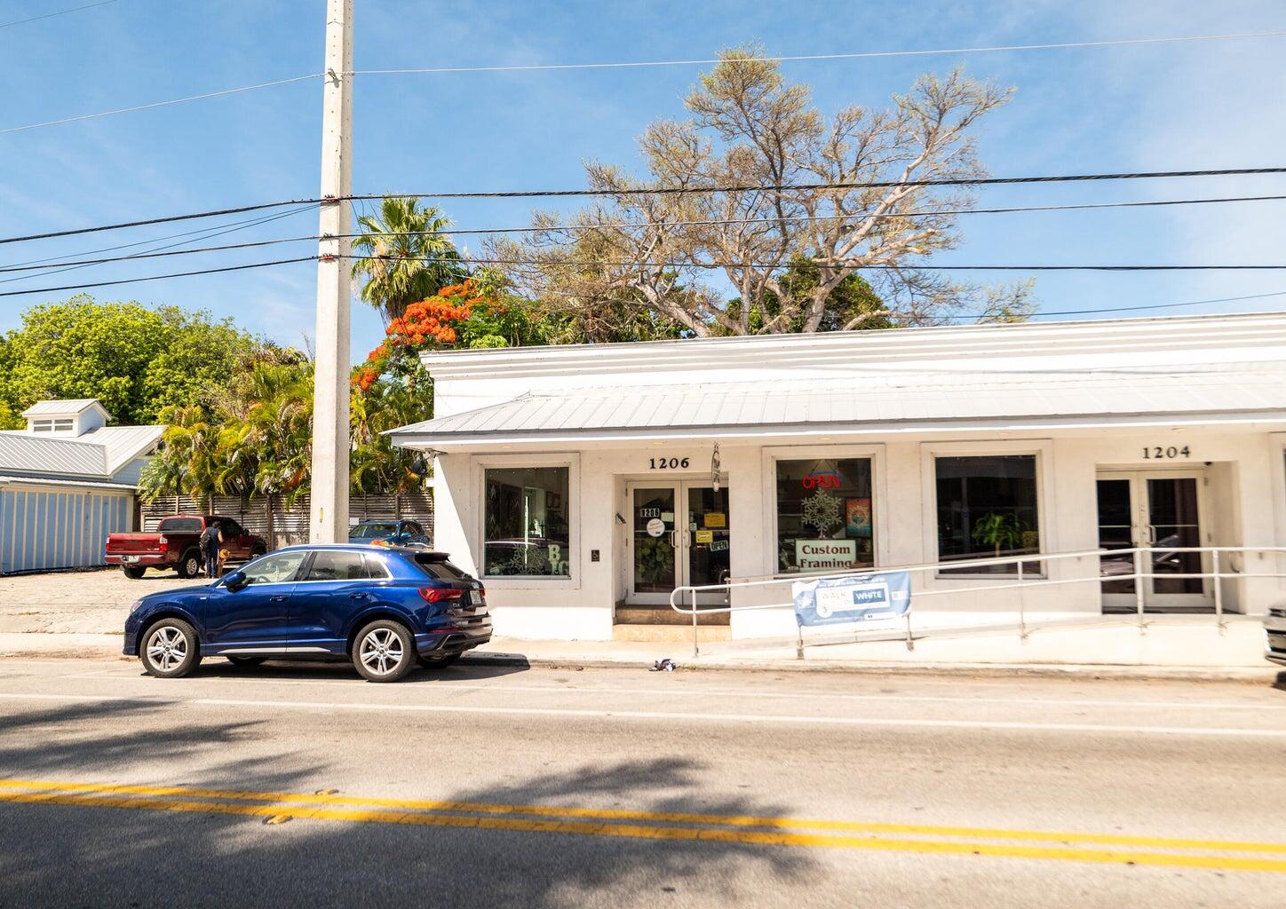 1206 White Street