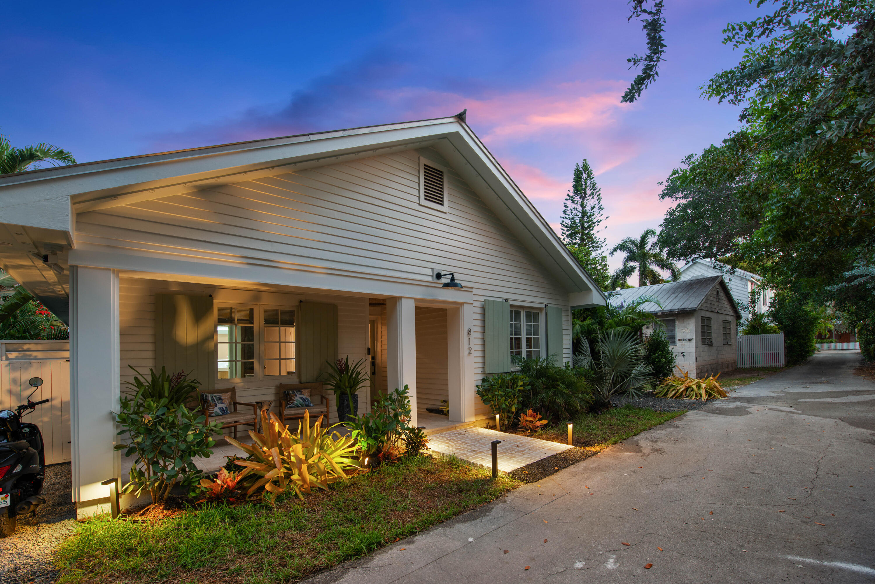 812 Carsten Lane