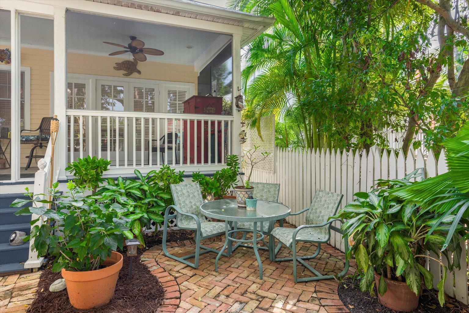 26 Spoonbill Way