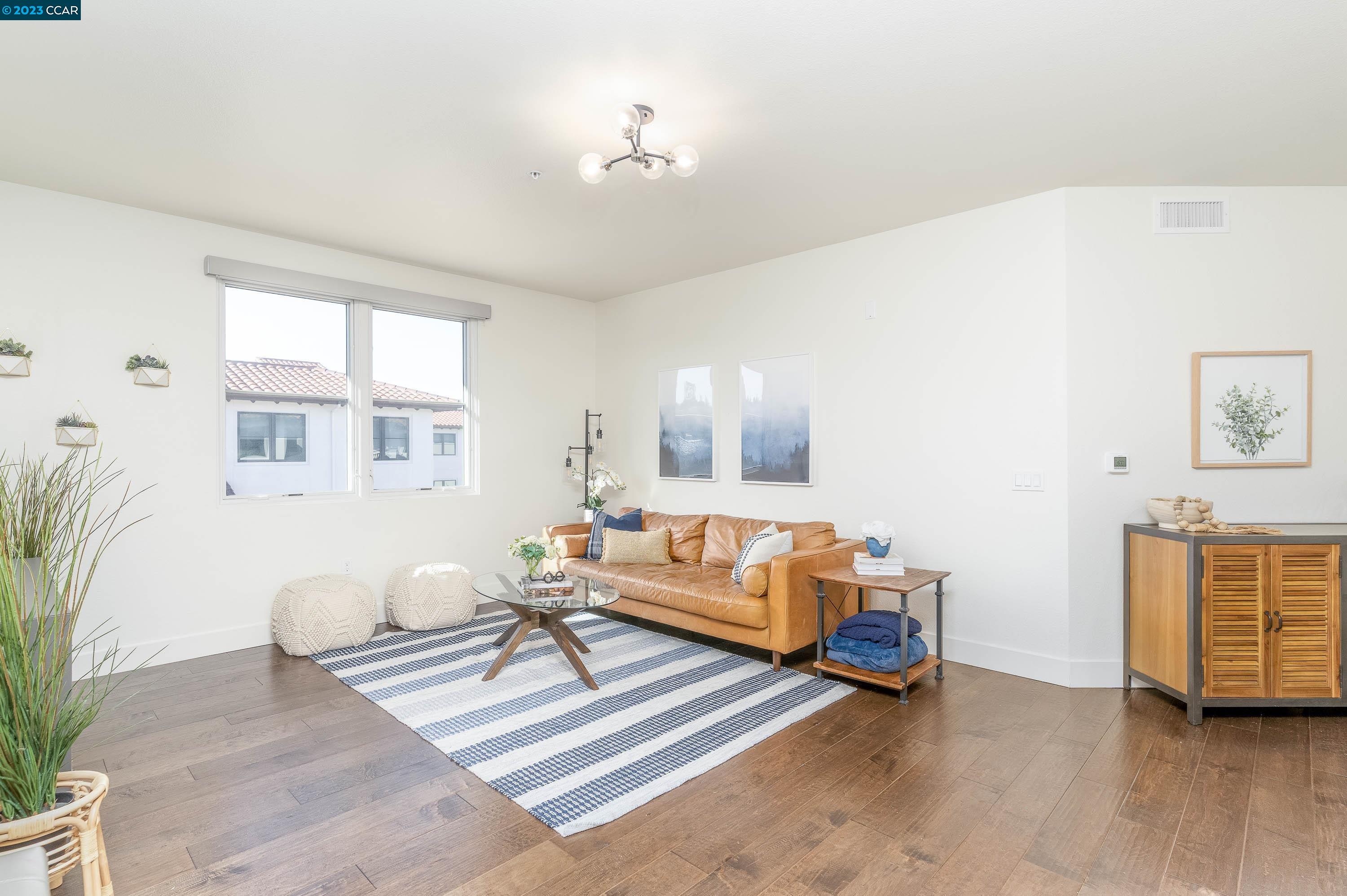 657 Walnut St # 534