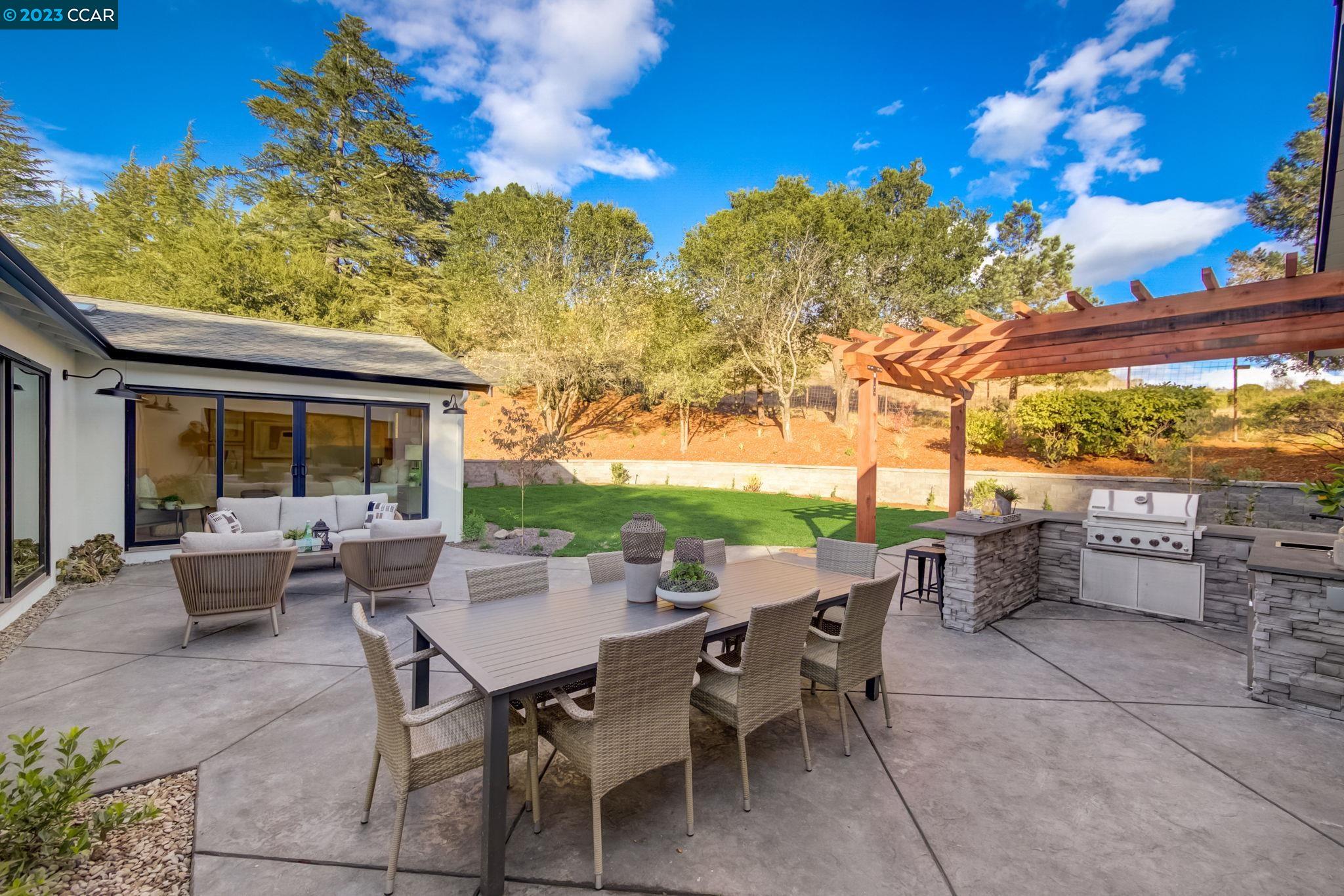 7 Bel Air Dr