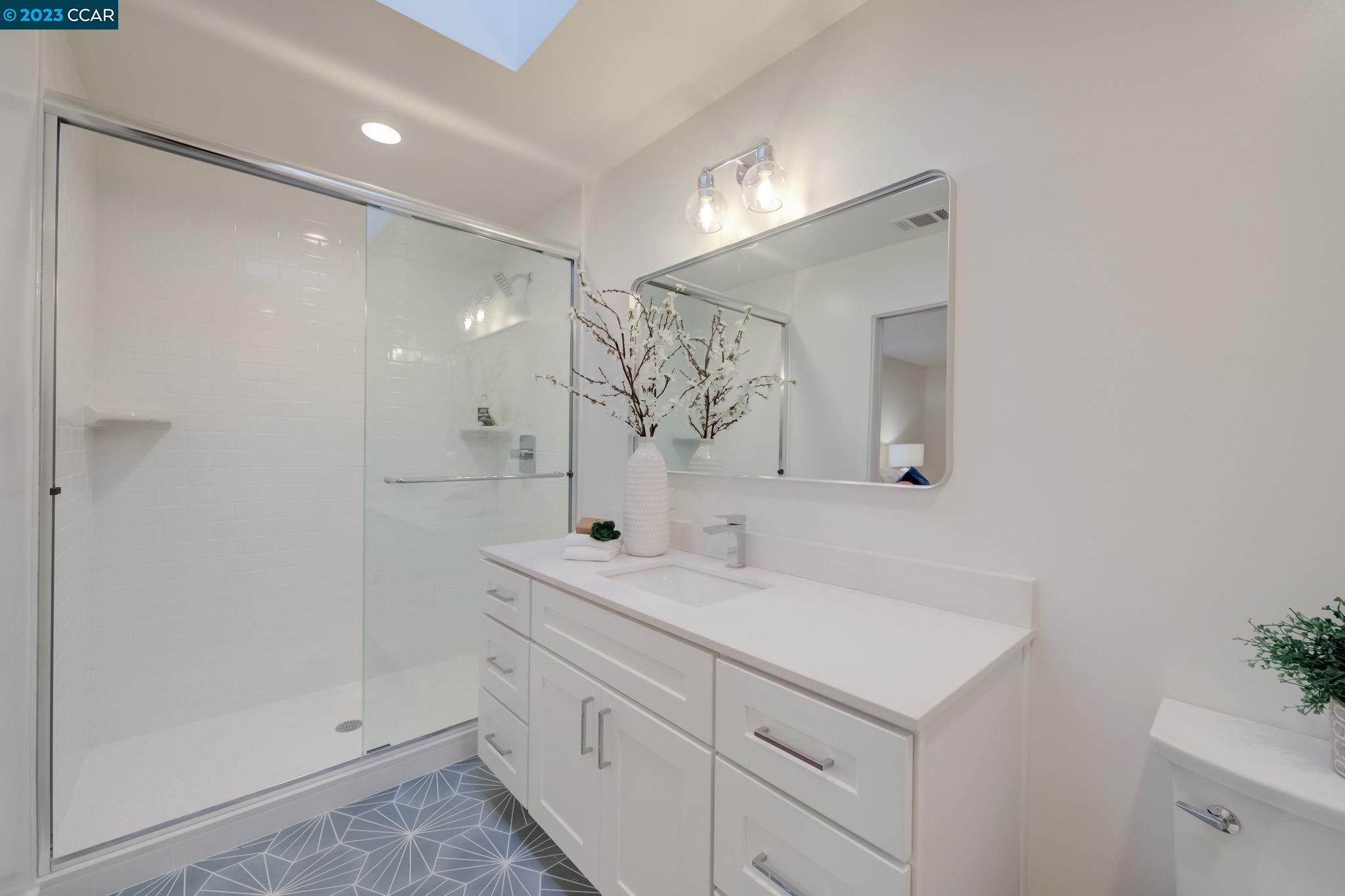 7 Bel Air Dr