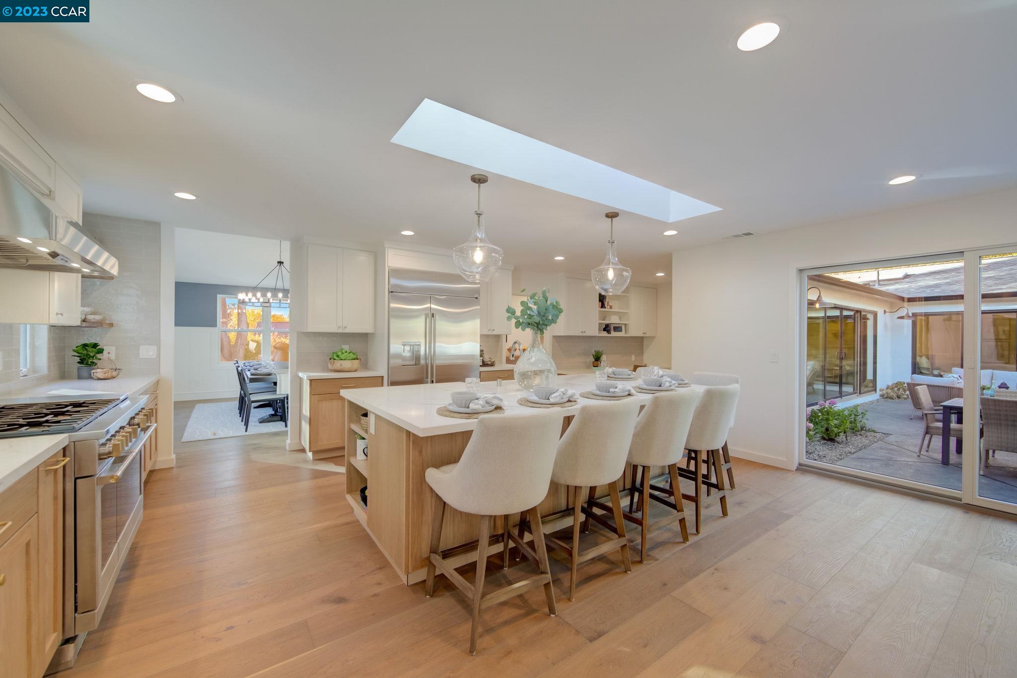 7 Bel Air Dr