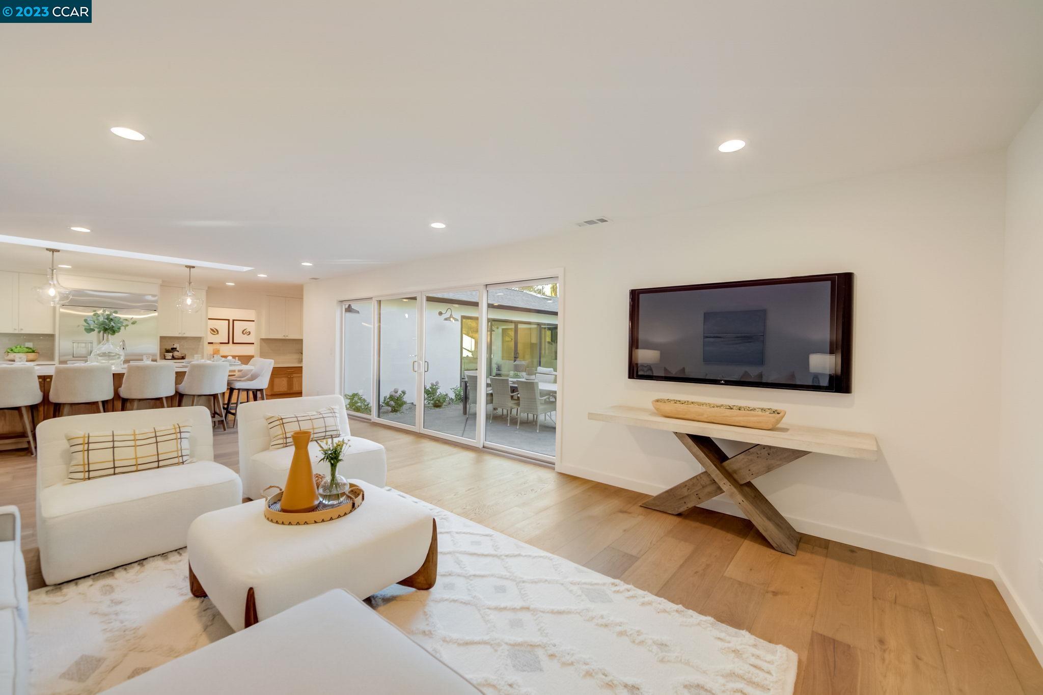 7 Bel Air Dr