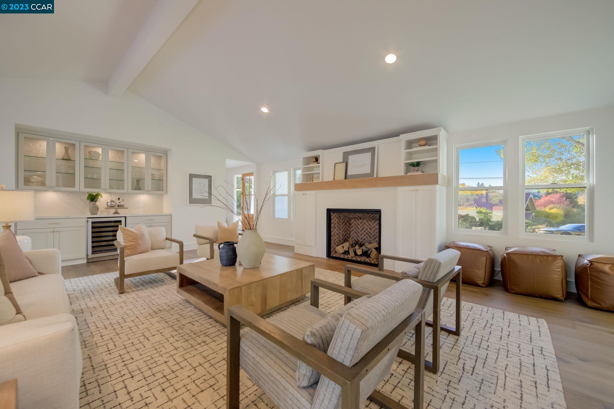 7 Bel Air Dr