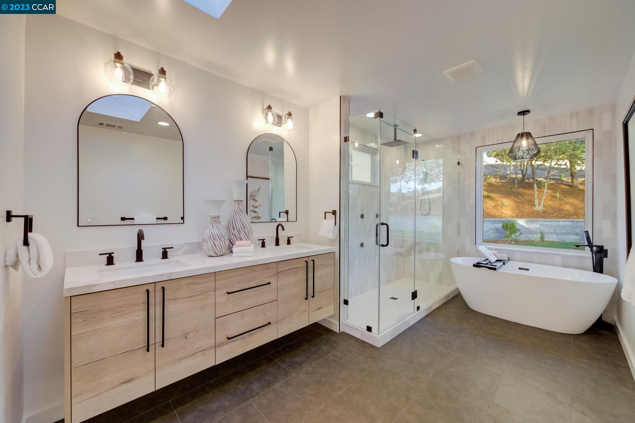 7 Bel Air Dr