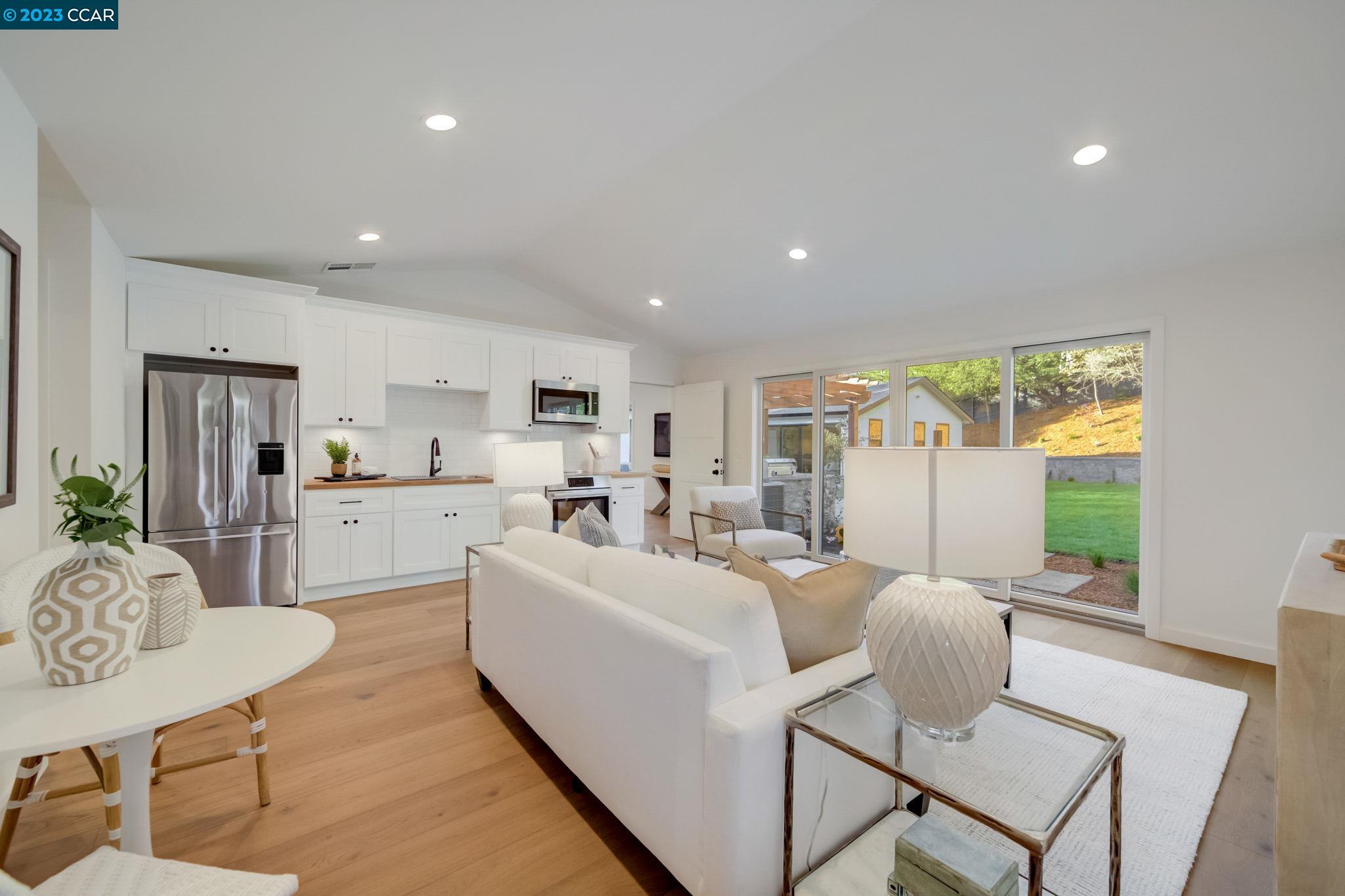 7 Bel Air Dr
