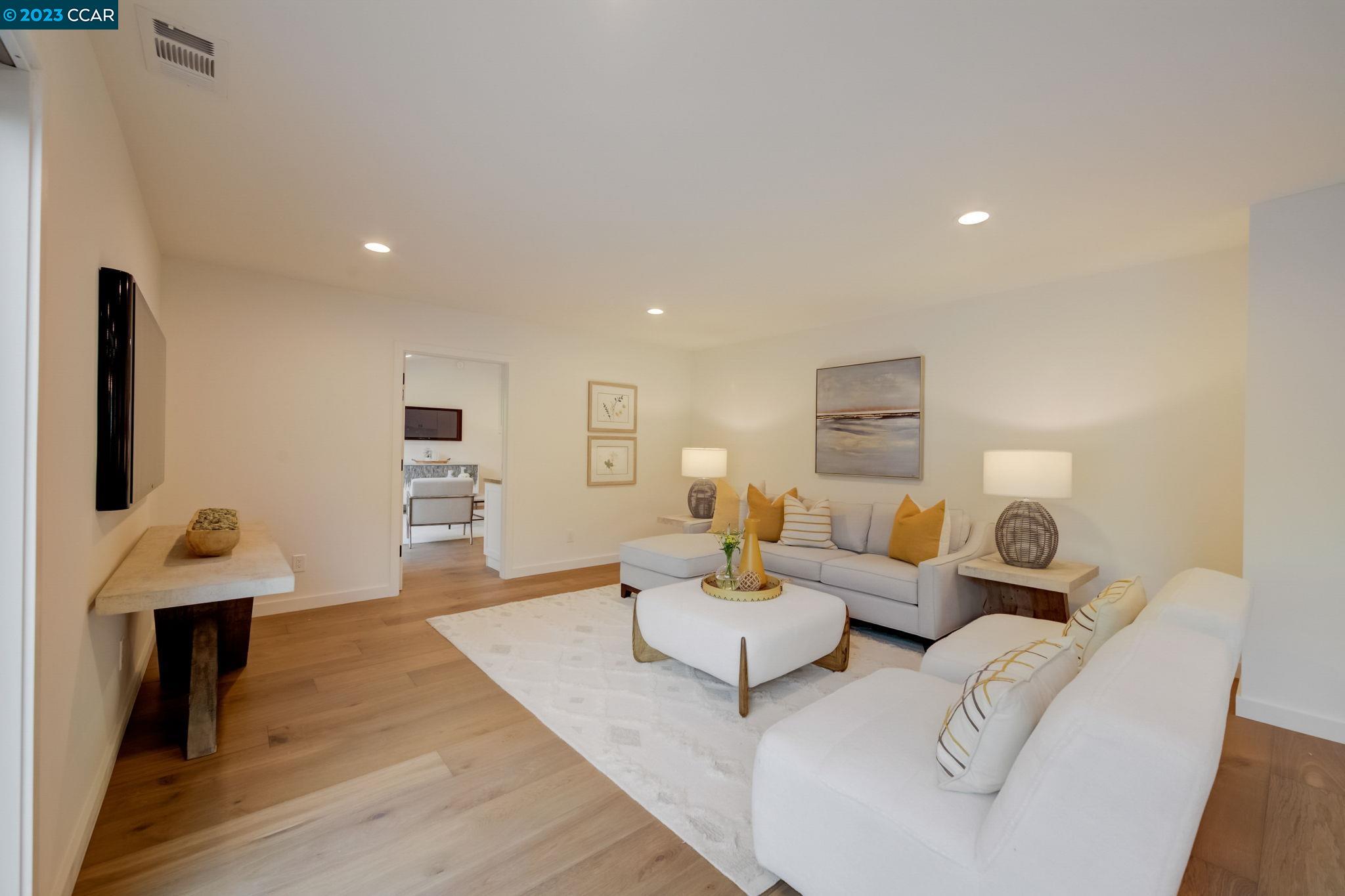 7 Bel Air Dr