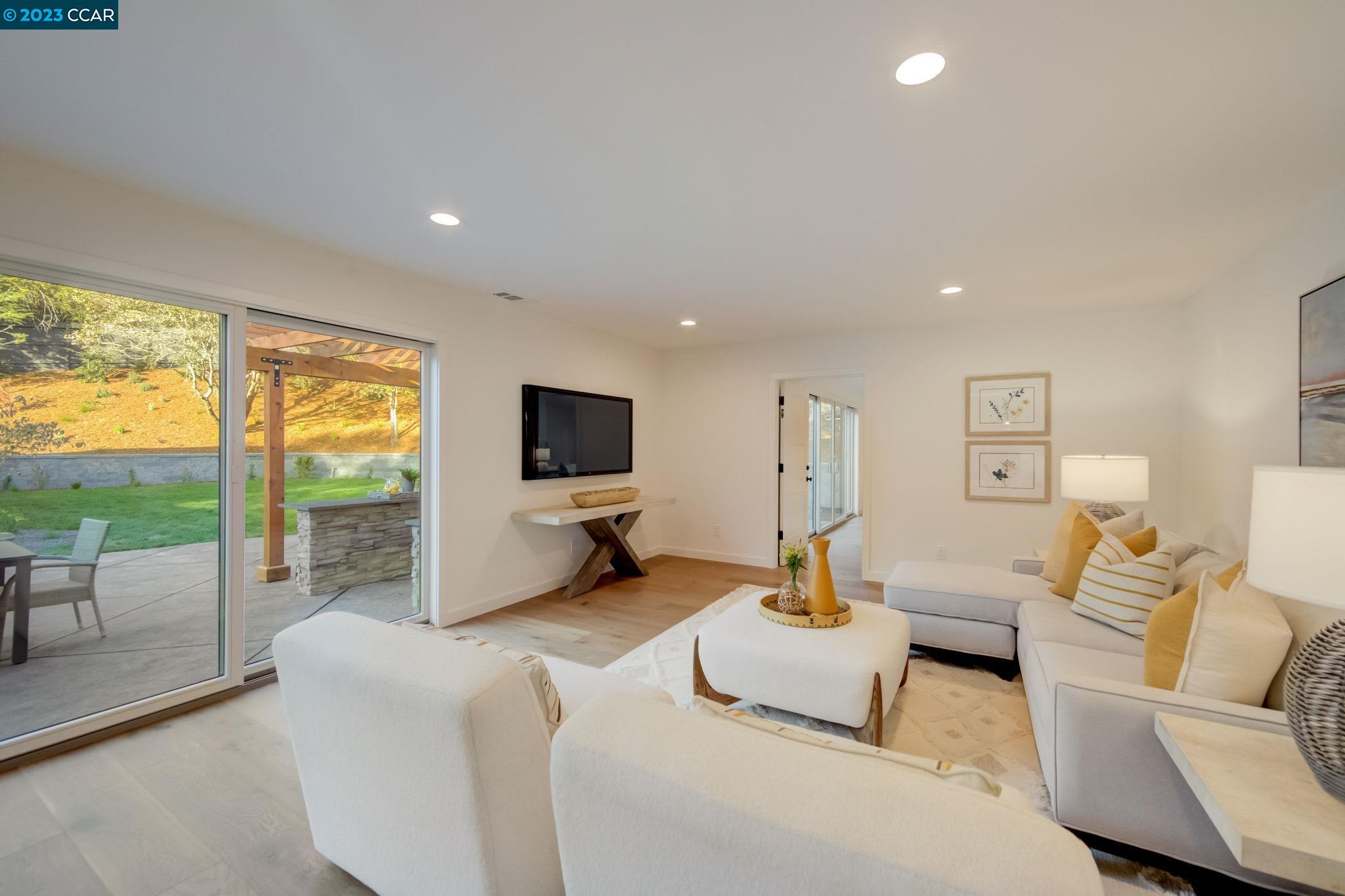 7 Bel Air Dr