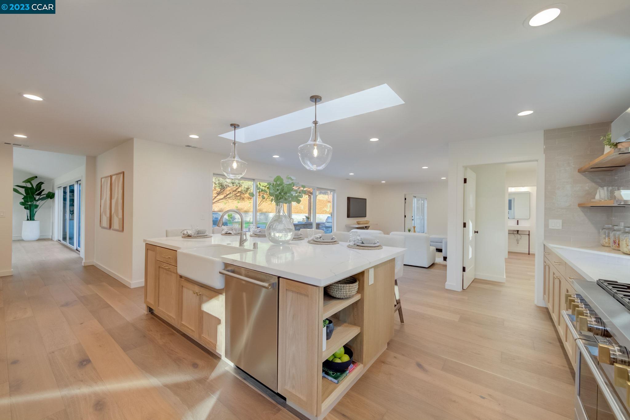 7 Bel Air Dr
