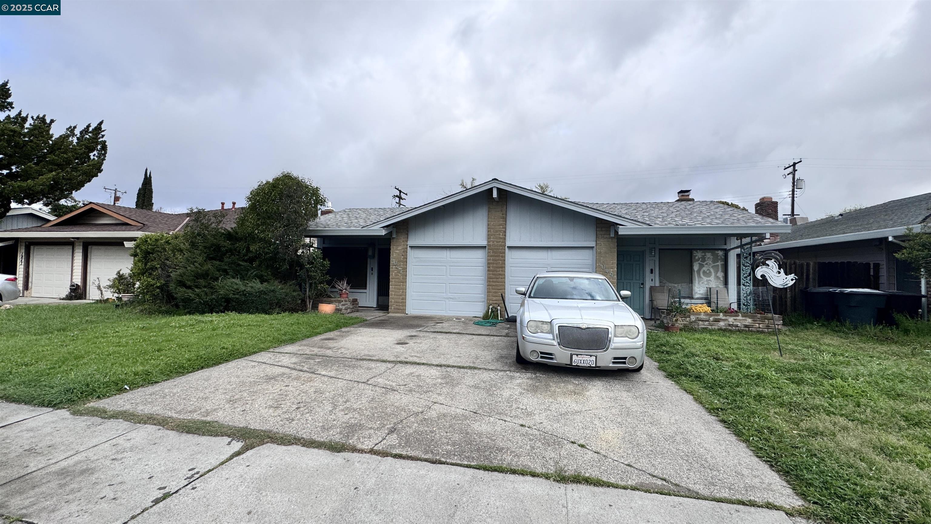 1049 Clinton Rd