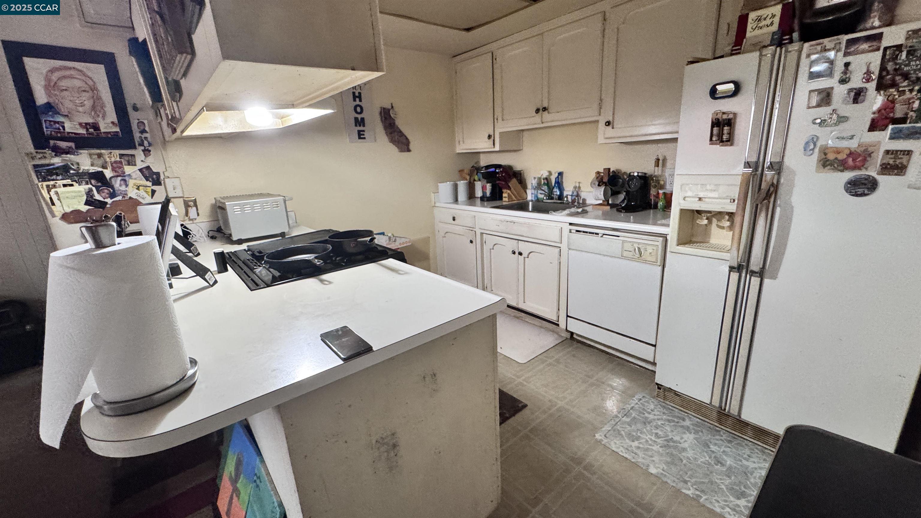 1049 Clinton Rd
