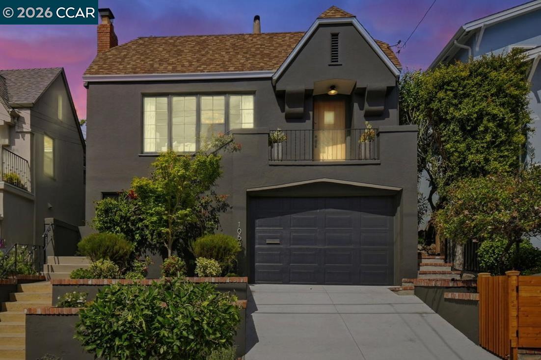1056 El Centro Ave