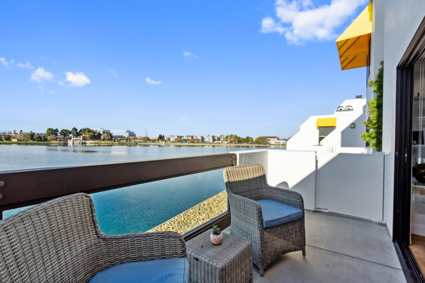 881 Balboa LN