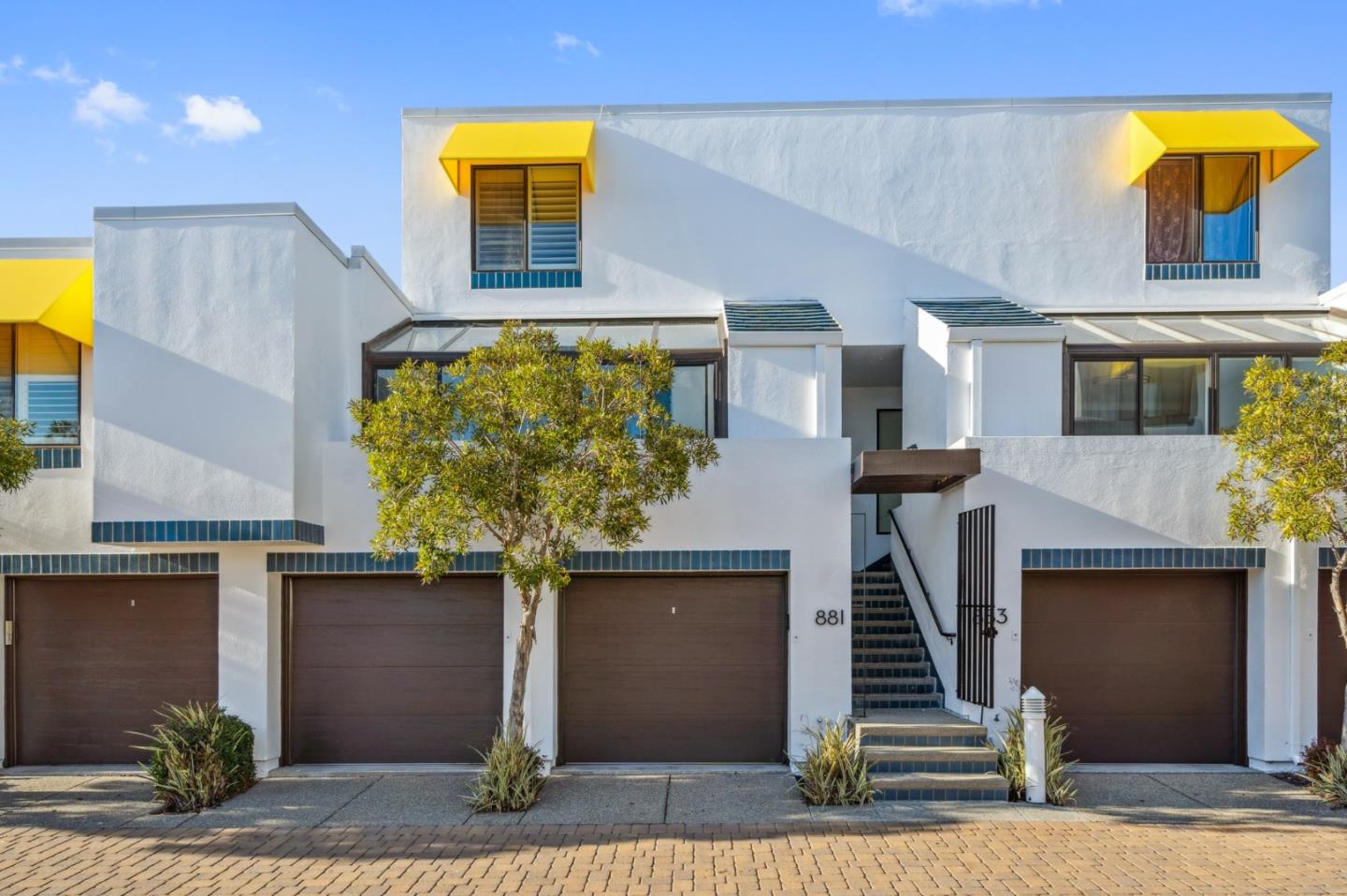 881 Balboa LN