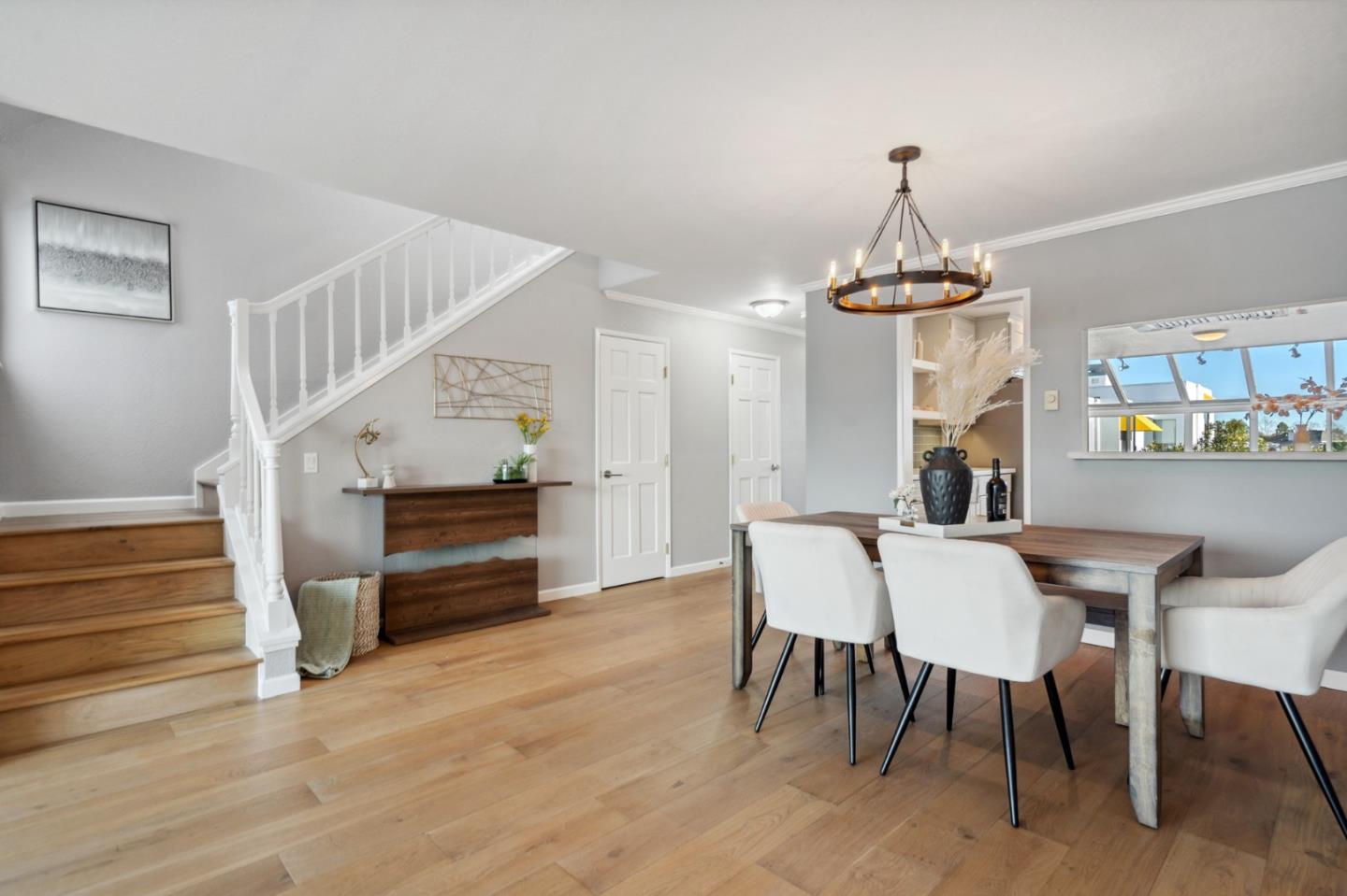 881 Balboa LN