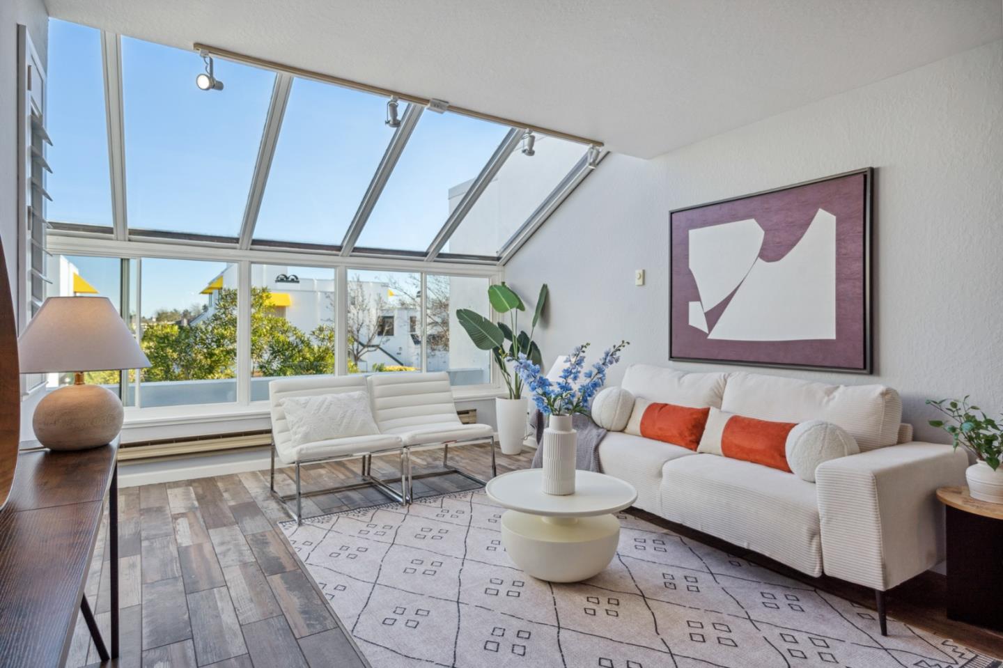 881 Balboa LN