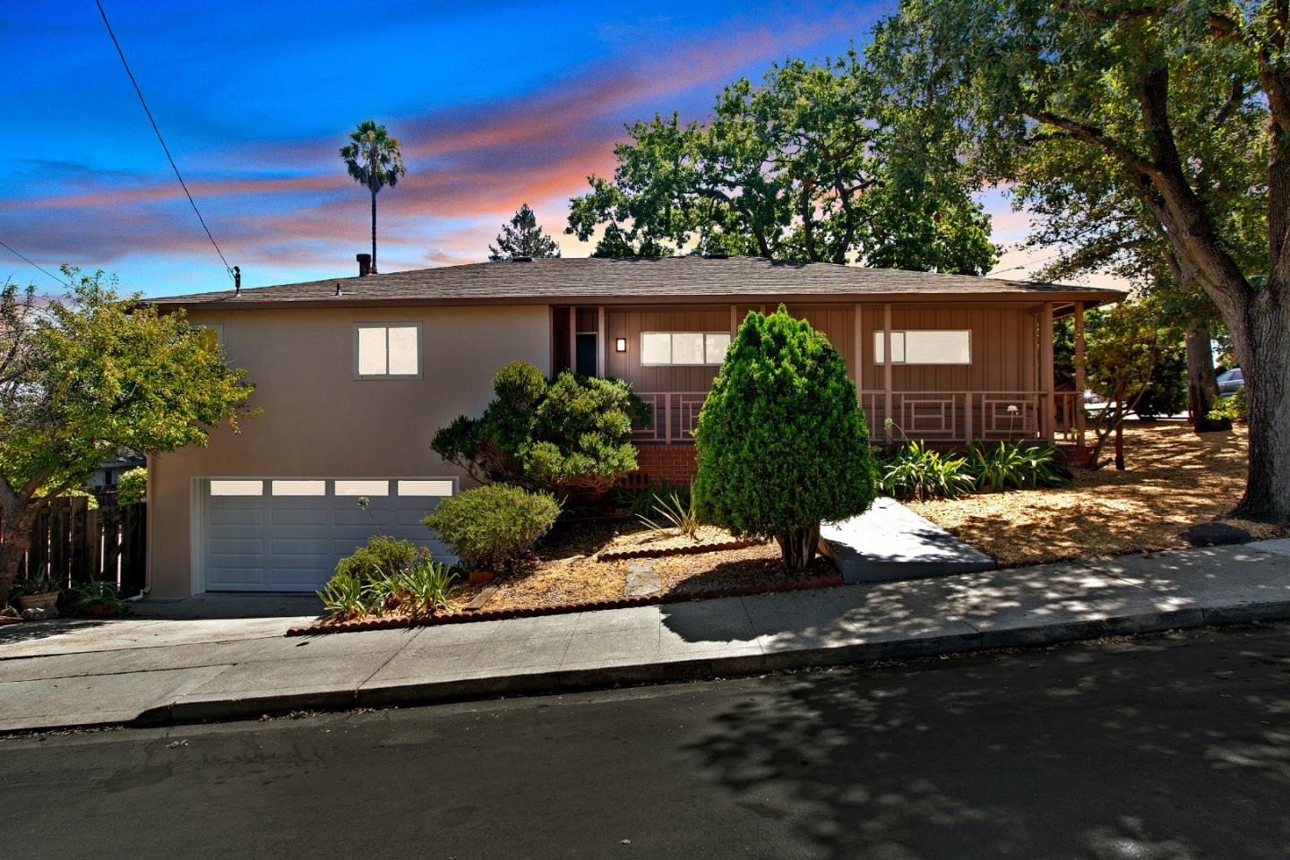 1623 Cordilleras Avenue