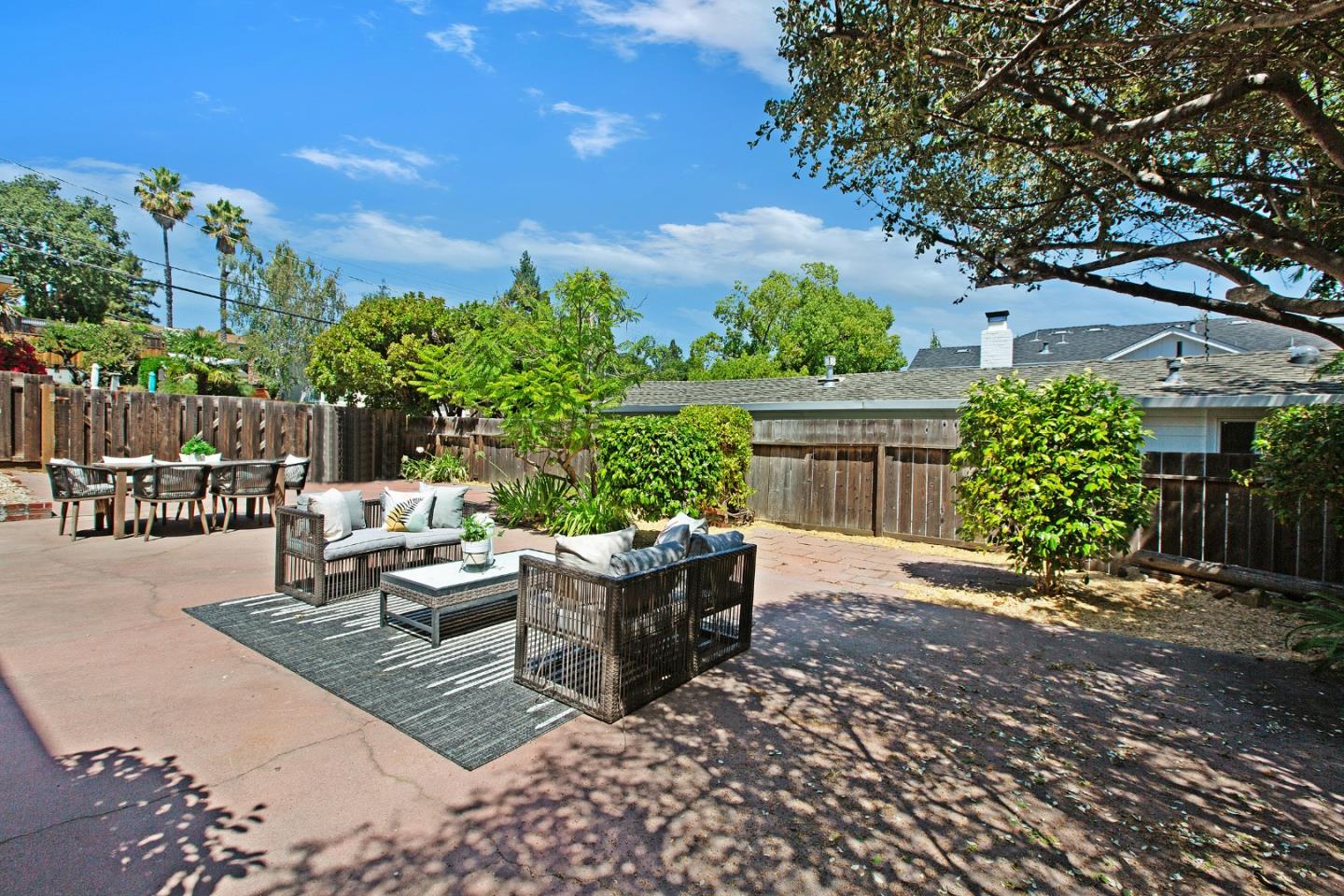 1623 Cordilleras Avenue