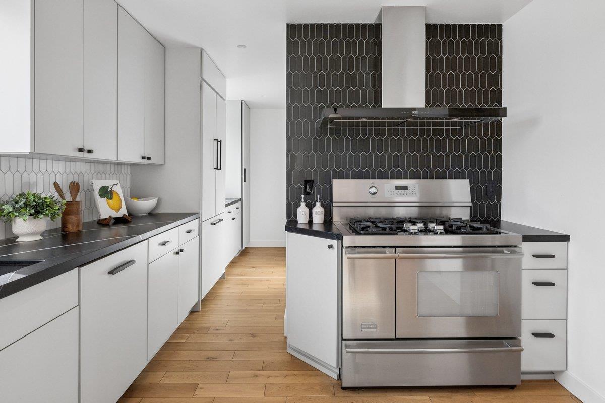 170 Beachview Avenue