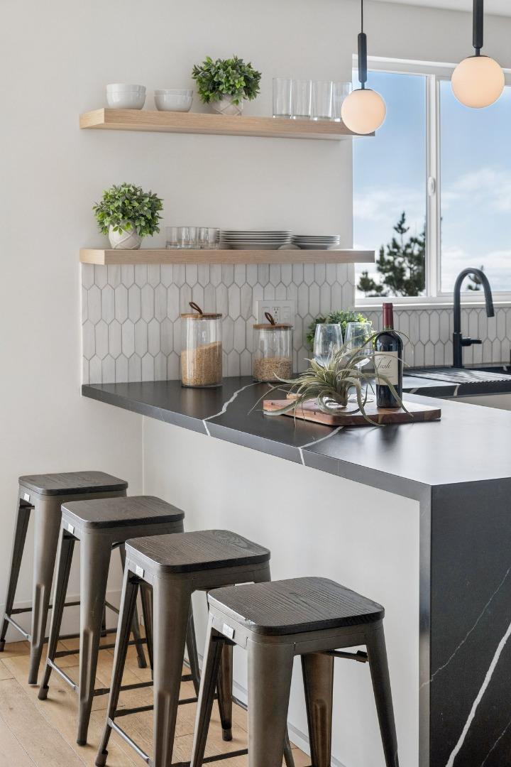 170 Beachview Avenue