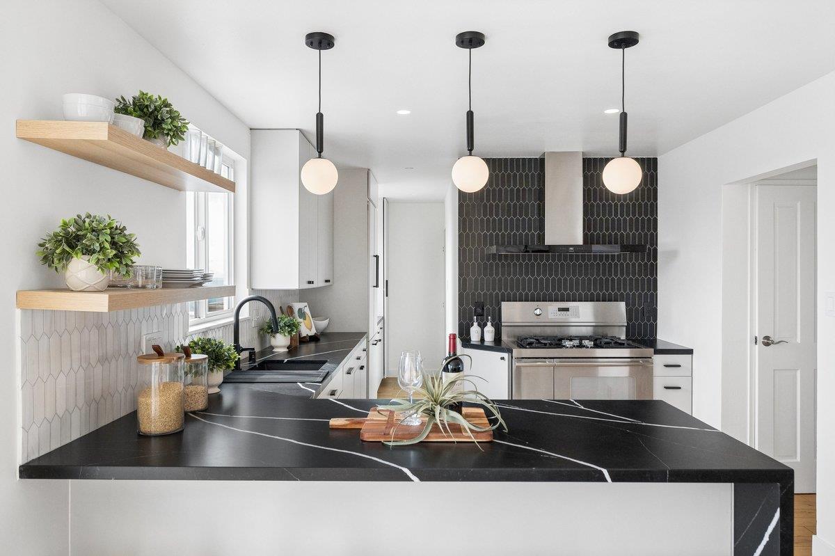 170 Beachview Avenue