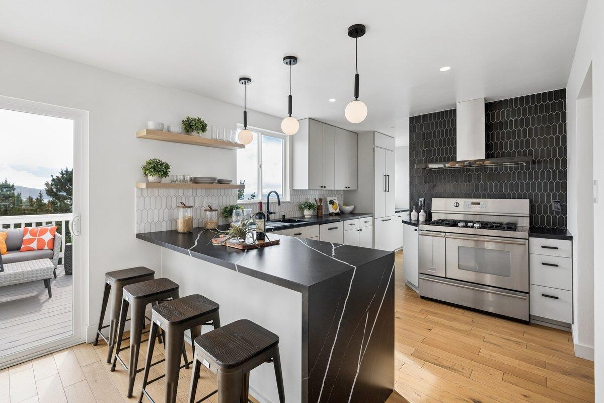 170 Beachview Avenue