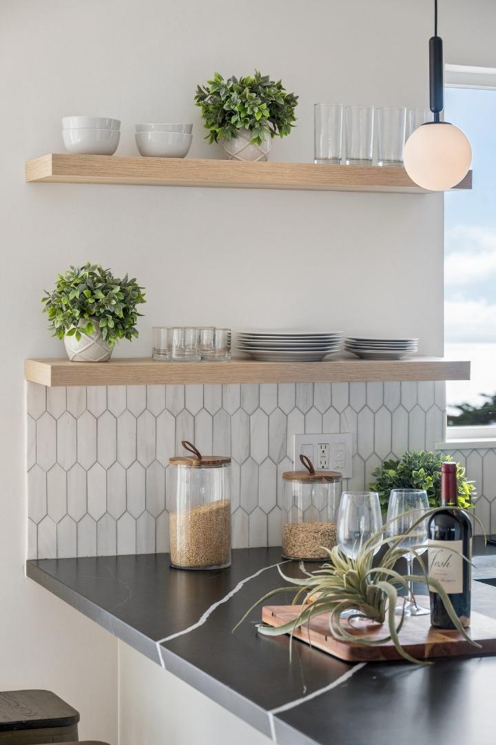 170 Beachview Avenue