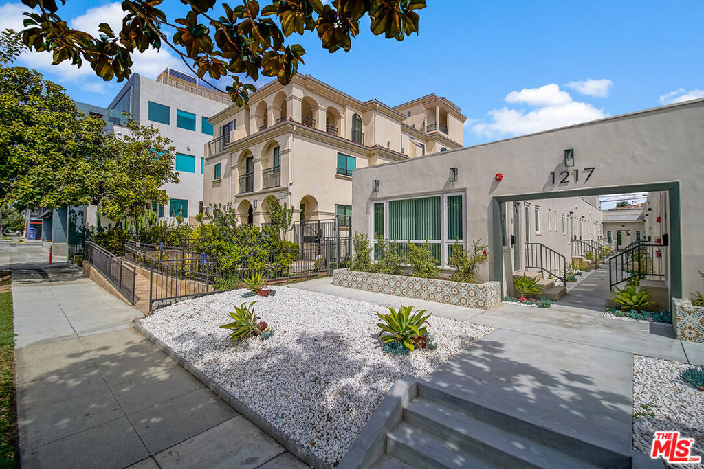 1217 9th Street 7