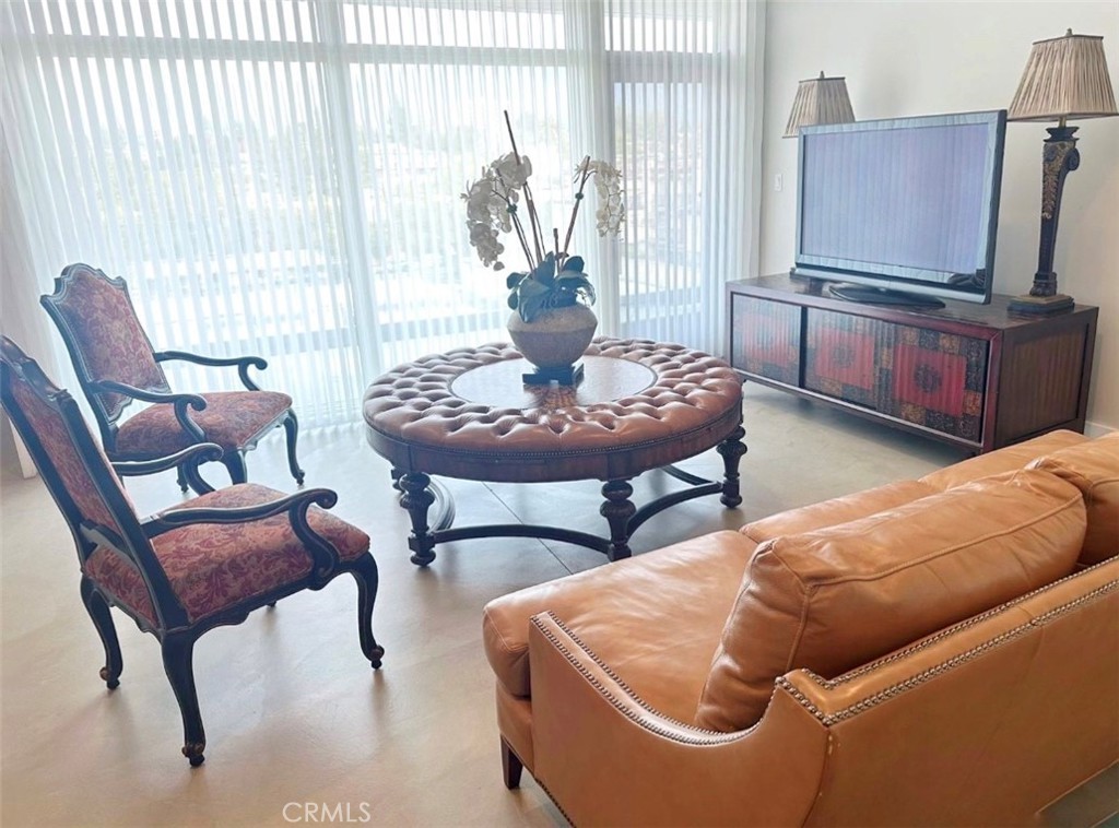482 S Arroyo Parkway 503